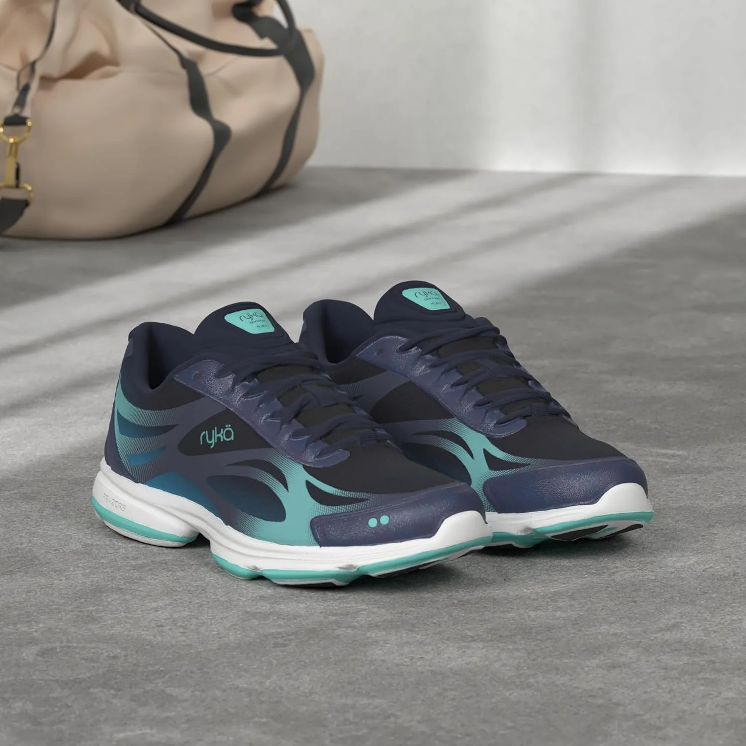 کفش پیاده روی زنانه ریکا مدل Devotion Plus 2 کفش پیاده روی زنانه ریکا مدل Devotion Plus 2