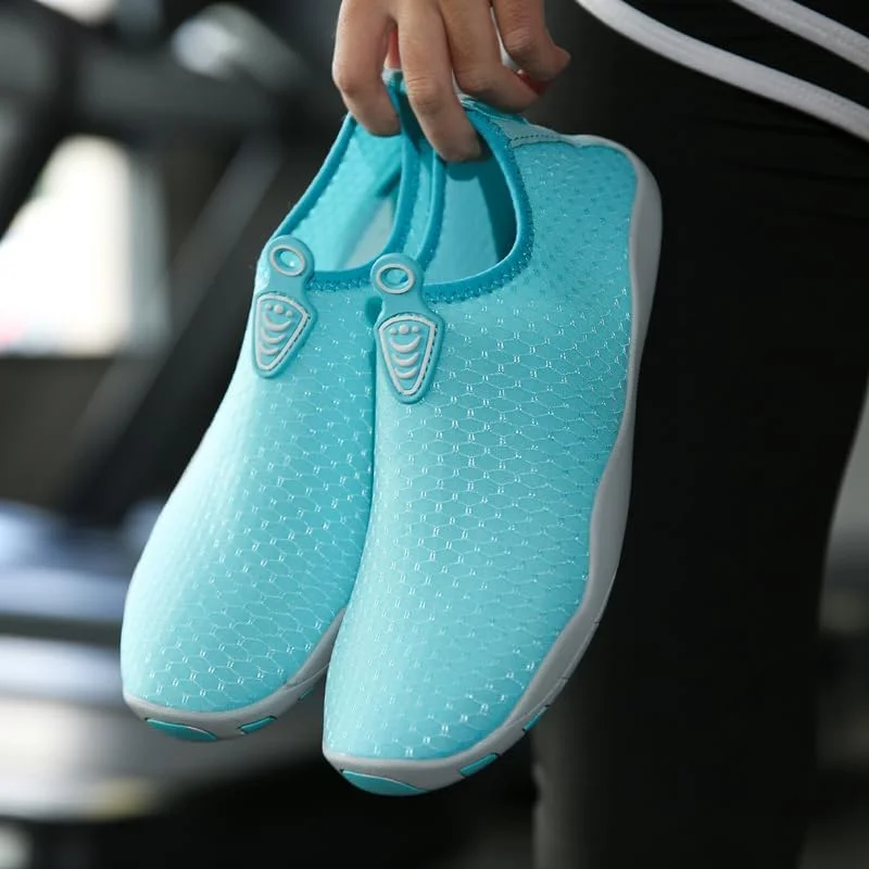 جورابهای آبی ورزشی سریع خشکشونده، کفشهای پا برهنه مناسب شنا، ساحل، استخر، موجسواری و یوگا برای زنان و مردان جورابهای آبی ورزشی سریع خشکشونده، کفشهای پا برهنه مناسب شنا، ساحل، استخر، موجسواری و یوگا برای زنان و مردان