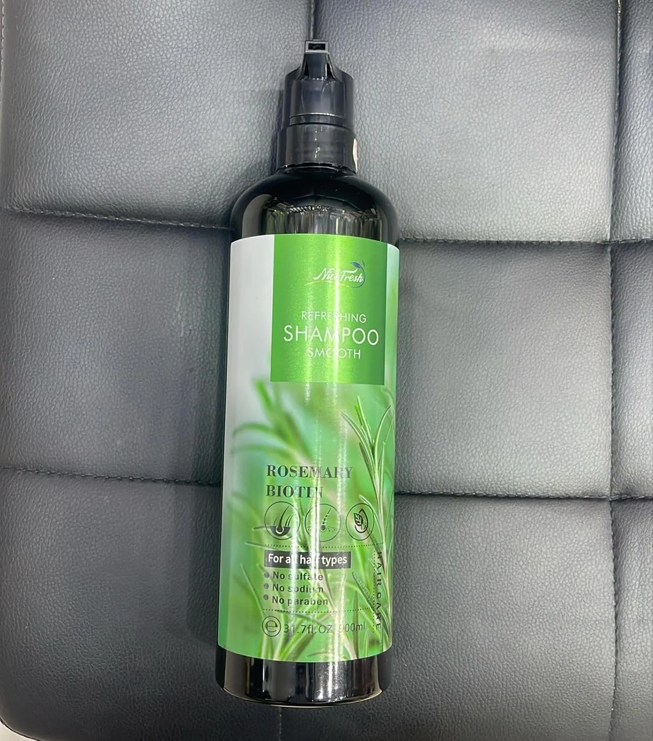 شامپو مرطوب کننده پروتئین کوئین نایس فرش حاوی رزماری و بیوتین مناسب انواع مو، بدون سولفات و سدیم، مراقبت از مو 900 میلی لیتر شامپو مرطوب کننده پروتئین کوئین نایس فرش حاوی رزماری و بیوتین مناسب انواع مو، بدون سولفات و سدیم، مراقبت از مو 900 میلی لیتر