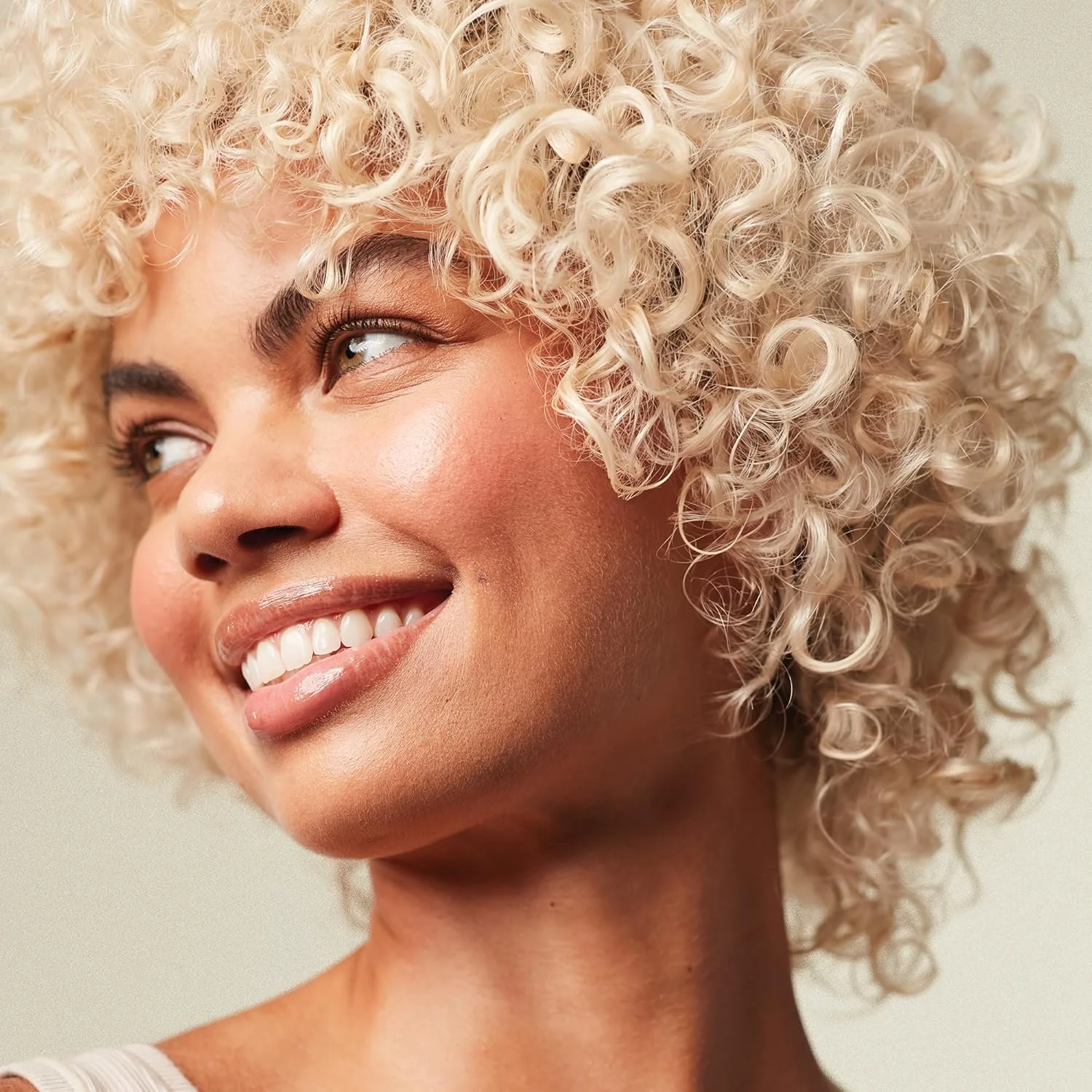 شامپو بنفش پلاتینیوم بلوند Paul Mitchell، از بین برنده زردی، حذف کننده گرمی، برای موهای رنگ شده + رنگ موهای روشن طبیعی، 1000 میلی لیتر