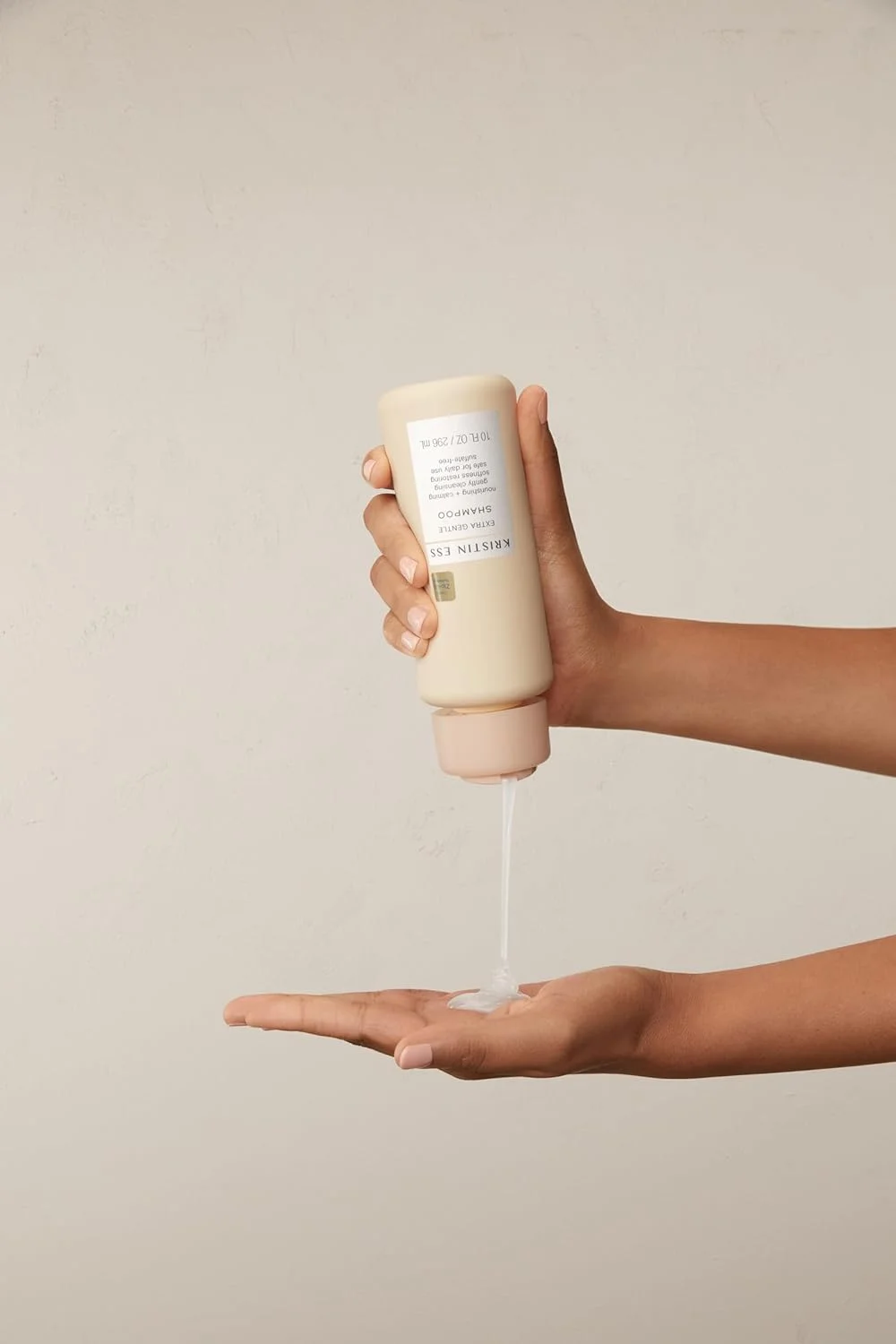 شامپو فوق العاده ملایم کریستین اس برای خانم ها، شامپو موی ملایم، تغذیه کننده و تسکین دهنده پوست سر، مراقبت از مو برای استفاده روزانه، وگان، بدون سولفات، پارابن و سیلیکون، 296 میلی لیتر