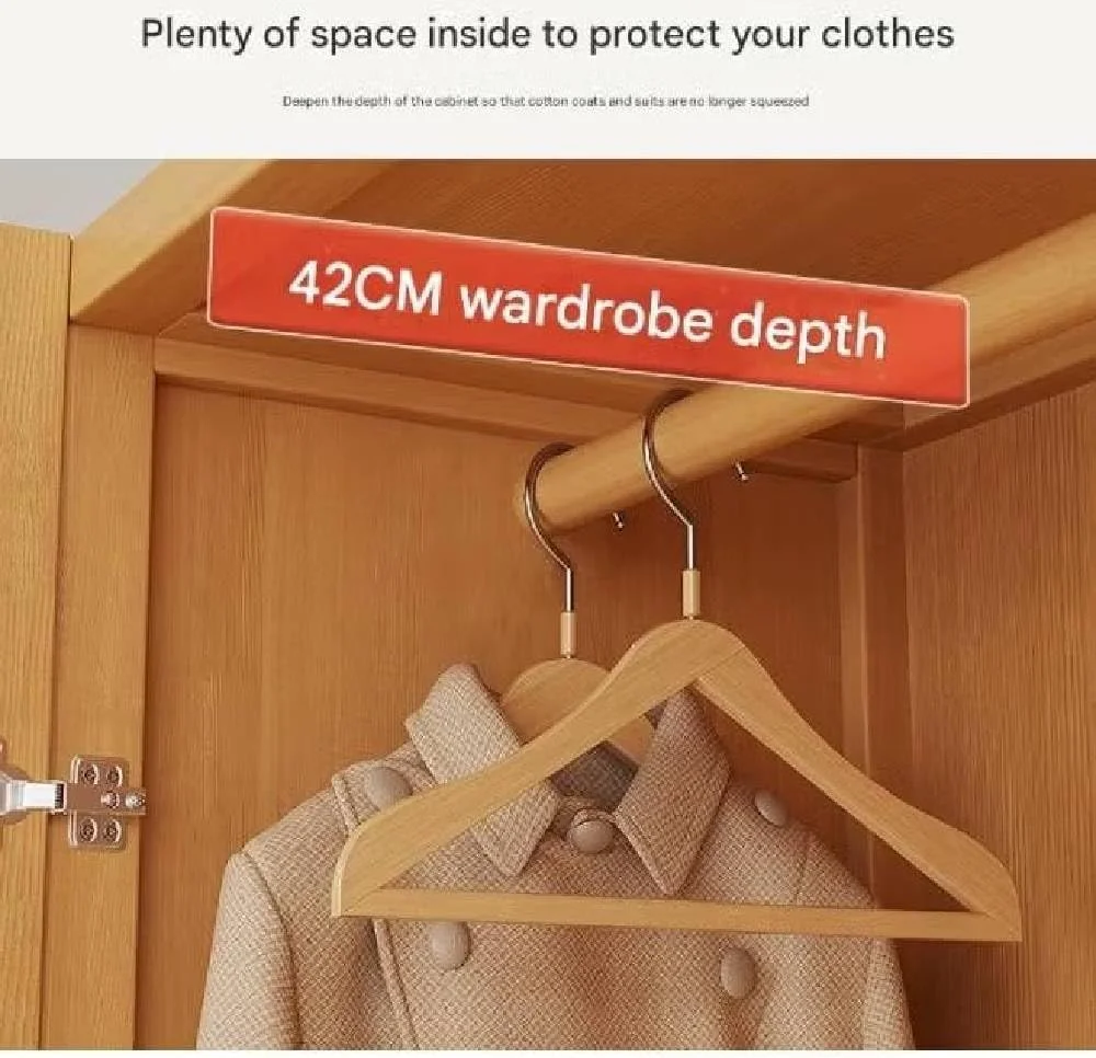 کمد لباس چوبی سه درب با پنل حصیری، دارای میله آویز و قفسه، ابعاد 160ccm در 90cm در 42cm کمد لباس چوبی سه درب با پنل حصیری، دارای میله آویز و قفسه، ابعاد 160ccm در 90cm در 42cm