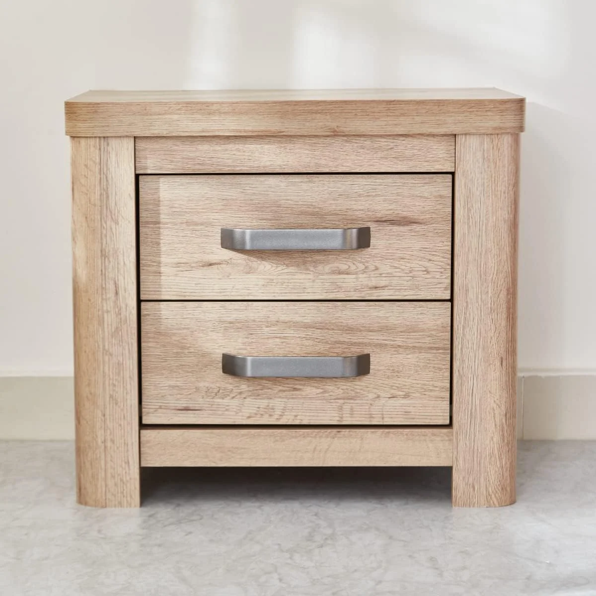 میز کنار تختی دو کشو هوم باکس مدل Olivos قهوه ای، ابعاد 39.8x49x55 سانتی متر میز کنار تختی دو کشو هوم باکس مدل Olivos قهوه ای، ابعاد 39.8x49x55 سانتی متر