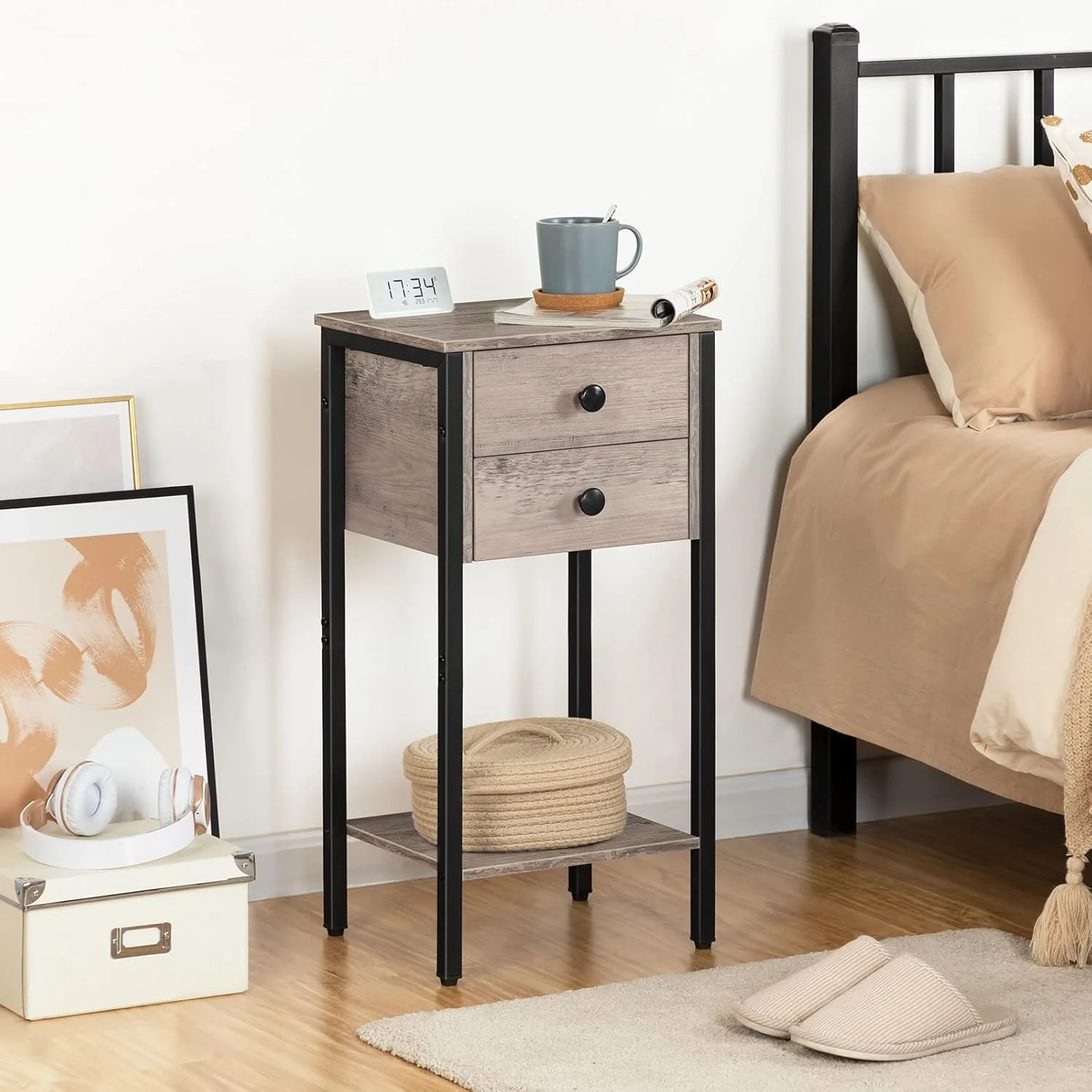 میز پاتختی بلند هووبرو، میز کنار تختی با 2 کشو و قفسه ذخیره سازی، میز تلفن صنعتی برای اتاق نشیمن، اتاق مطالعه، اتاق خواب، صرفه جویی در فضا، مونتاژ آسان، خاکستری مایل به قهوه ای و مشکی BG72BZ01 میز پاتختی بلند هووبرو، میز کنار تختی با 2 کشو و قفسه ذخیره سازی، میز تلفن صنعتی برای اتاق نشیمن، اتاق مطالعه، اتاق خواب، صرفه جویی در فضا، مونتاژ آسان، خاکستری مایل به قهوه ای و مشکی BG72BZ01