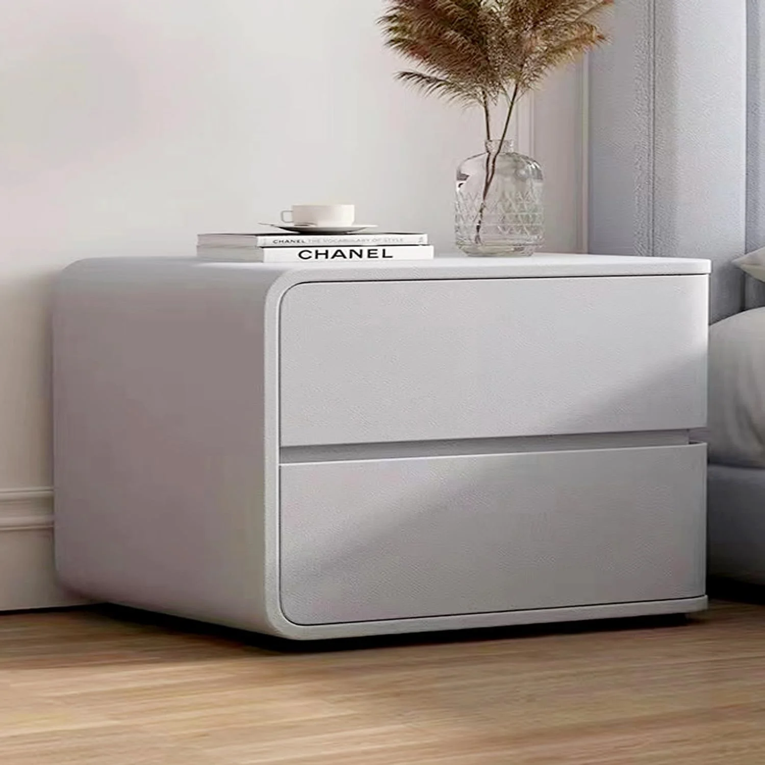 میز پاتختی چوبی Kutis، میز کنار تختی چوبی جامد، میز کنار تختی شیک اسکاندیناویایی با 2 کشو، میز عسلی مدرن، کشوهای چرمی، کابینت کنار تخت. (بدون نیاز به نصب) میز پاتختی چوبی Kutis، میز کنار تختی چوبی جامد، میز کنار تختی شیک اسکاندیناویایی با 2 کشو، میز عسلی مدرن، کشوهای چرمی، کابینت کنار تخت. (بدون نیاز به نصب)