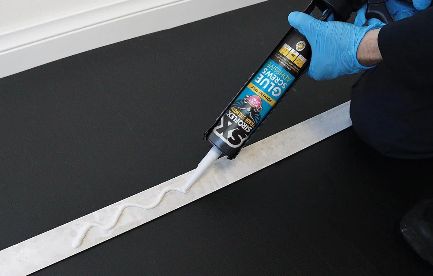 چسب پیچی ساختمانی بدون حلال با قدرت تجاری Siroflex SX، بر پایه پلیمرهای اکریلیک، چسبندگی به اکثر سطوح ساختمانی، جایگزین میخ و پیچ، سایز 310 میلی لیتر، رنگ بی رنگ