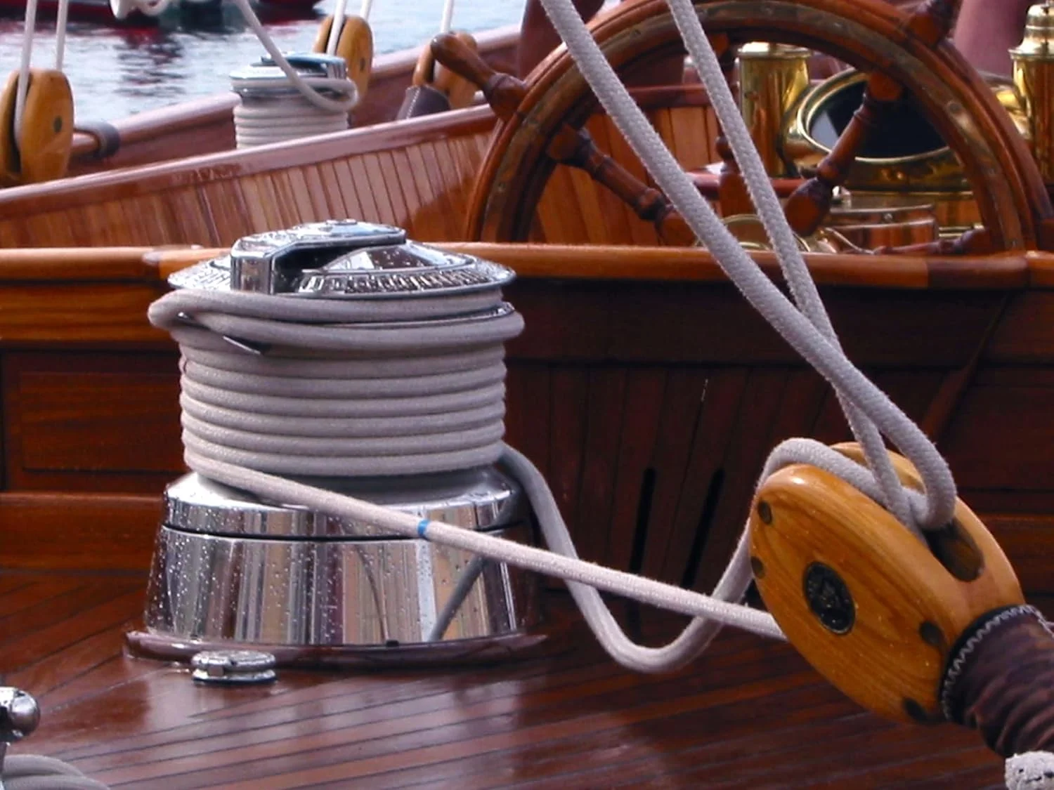 چسب چند منظوره Sika Sikaflex 292i برای کاربردهای دریایی، سفید، 300 میلی لیتر