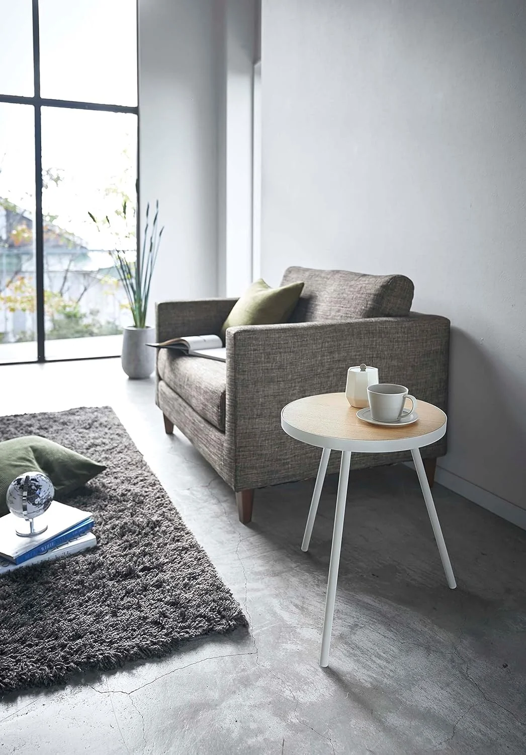 میز عسلی یامازاکی هوم، میز کنار تختی یا میز قهوه برای اتاق نشیمن یا اتاق خواب، میز شب پایه دار دایره ای کوچک مدرن، فولاد + چوب، حداقل مونتاژ مورد نیاز. میز عسلی یامازاکی هوم، میز کنار تختی یا میز قهوه برای اتاق نشیمن یا اتاق خواب، میز شب پایه دار دایره ای کوچک مدرن، فولاد + چوب، حداقل مونتاژ مورد نیاز.