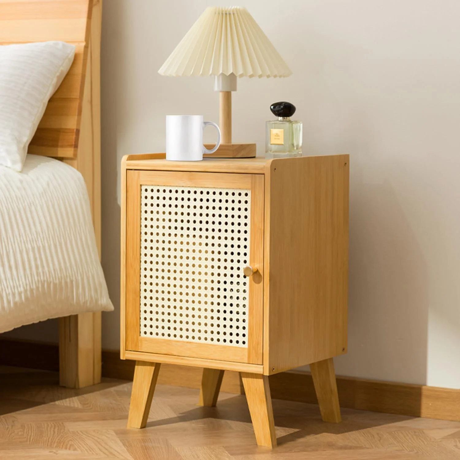 میز پاتختی راتان SPNOR، میز کنار تختی بوهو با قفسه باز، میز کنار مبل با پایه های چوبی محکم برای اتاق خواب، خوابگاه و فضاهای کوچک اتاق نشیمن