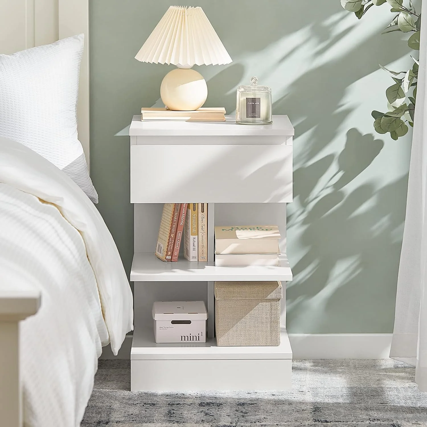 میز کنار تختی سوبای، میز کنار تخت، میز شب با 1 کشو و 2 قفسه، میز جانبی با کشو، میز جانبی کوچک برای اتاق خواب، اتاق نشیمن، سفید، میزهای جانبی FBT49-W