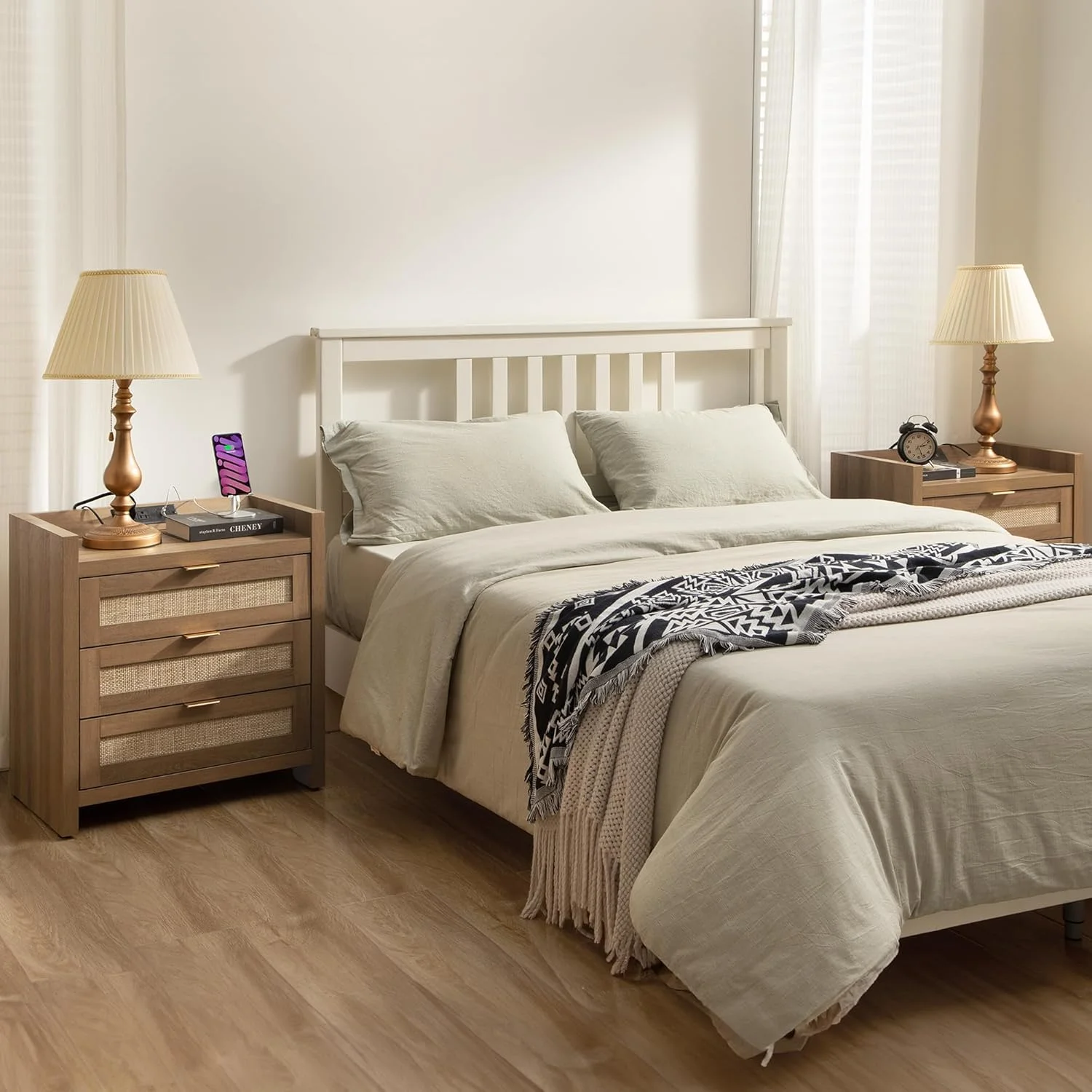 ست 2 عددی میز پاتختی راتان SICOTAS - پاتختی بلند با ایستگاه شارژ Type-C، 3 کشو ذخیره سازی راتان، میز کنار تختی چوبی بزرگتر، میز کنار تخت بوهو برای اتاق خواب، مبل، دفتر - بلوطی ست 2 عددی میز پاتختی راتان SICOTAS - پاتختی بلند با ایستگاه شارژ Type-C، 3 کشو ذخیره سازی راتان، میز کنار تختی چوبی بزرگتر، میز کنار تخت بوهو برای اتاق خواب، مبل، دفتر - بلوطی