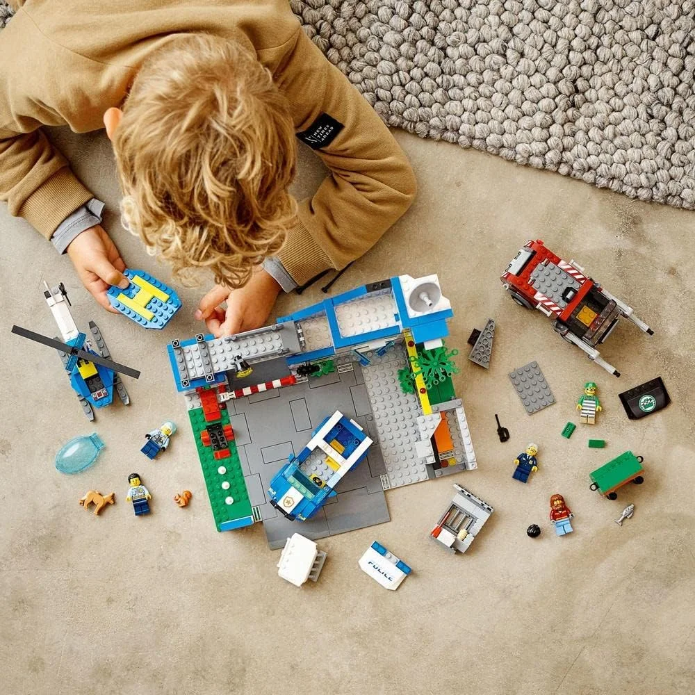 لگو سیتی ایستگاه پلیس 60316، کیت ساختنی برای کودکان 6 سال به بالا، شامل هلیکوپتر، خودرو گشت و کامیون زباله سفارشی، به همراه 5 مینی فیگور، ایده هدیه ماه رمضان برای کودکان (668 قطعه)