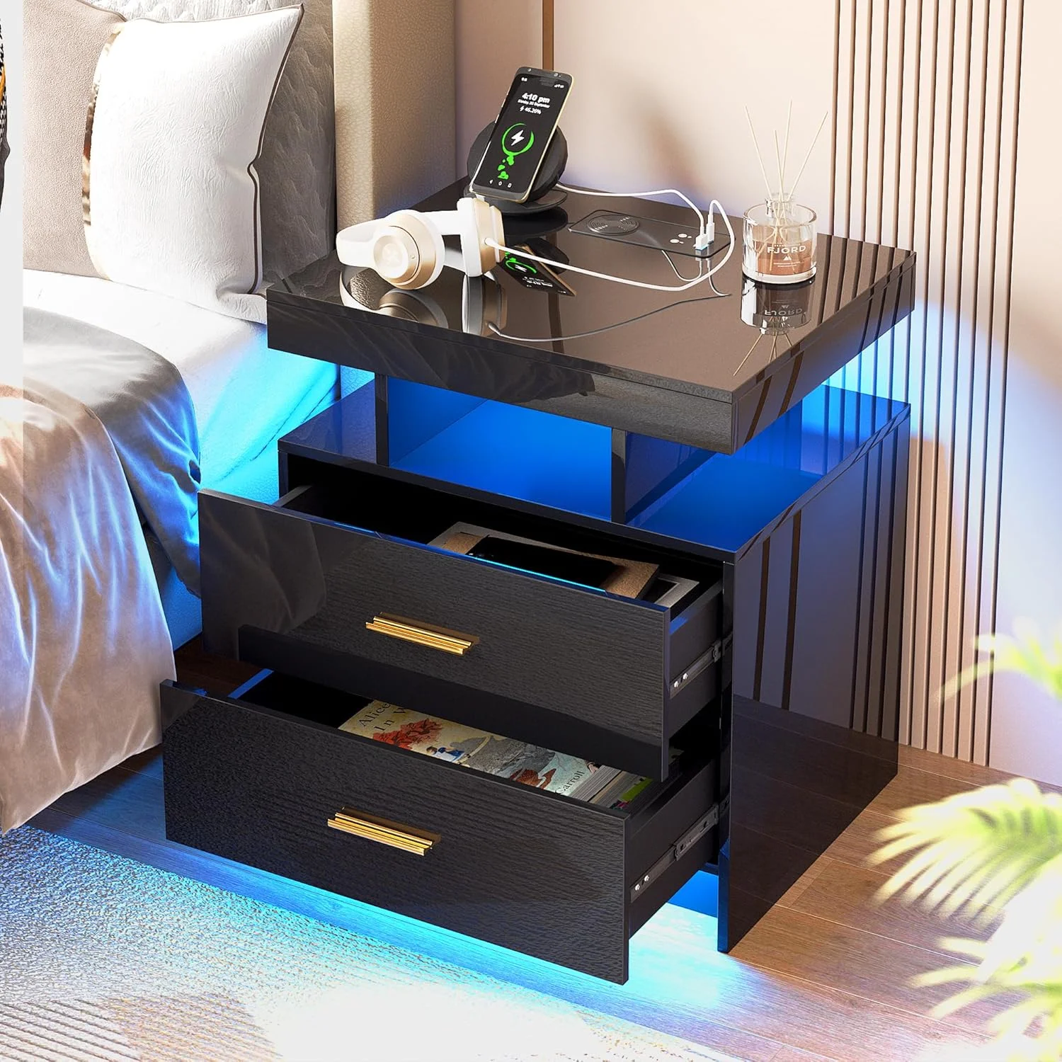 میز کنار تختی LED اتوماتیک با ایستگاه شارژ بیسیم و پورتهای USB، میز کنار تختی براق با 2 کشو، میز کنار تختی شناور با نورهای LED تعبیه شده 3 رنگ و روشنایی قابل تنظیم میز کنار تختی LED اتوماتیک با ایستگاه شارژ بیسیم و پورتهای USB، میز کنار تختی براق با 2 کشو، میز کنار تختی شناور با نورهای LED تعبیه شده 3 رنگ و روشنایی قابل تنظیم