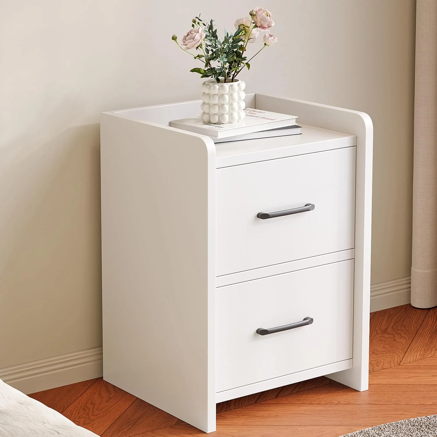 میز پاتختی، میز کنار تختی مدرن، میز چوبی، کابینت ذخیره سازی ساده اتاق خواب با 2 کشو، میز کنار مبل سفید برای اتاق نشیمن و اتاق خواب میز پاتختی، میز کنار تختی مدرن، میز چوبی، کابینت ذخیره سازی ساده اتاق خواب با 2 کشو، میز کنار مبل سفید برای اتاق نشیمن و اتاق خواب