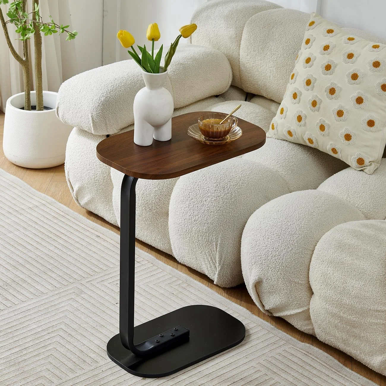 میز قهوه مدرن MOMENT، میز عسلی C شکل، میز قهوه مدرن برای اتاق نشیمن، میز کنار تختی کوچک، میز کامپیوتر کنار تخت، میز پاتختی برای اتاق خواب، اتاق نشیمن، بالکن (گردویی) میز قهوه مدرن MOMENT، میز عسلی C شکل، میز قهوه مدرن برای اتاق نشیمن، میز کنار تختی کوچک، میز کامپیوتر کنار تخت، میز پاتختی برای اتاق خواب، اتاق نشیمن، بالکن (گردویی)