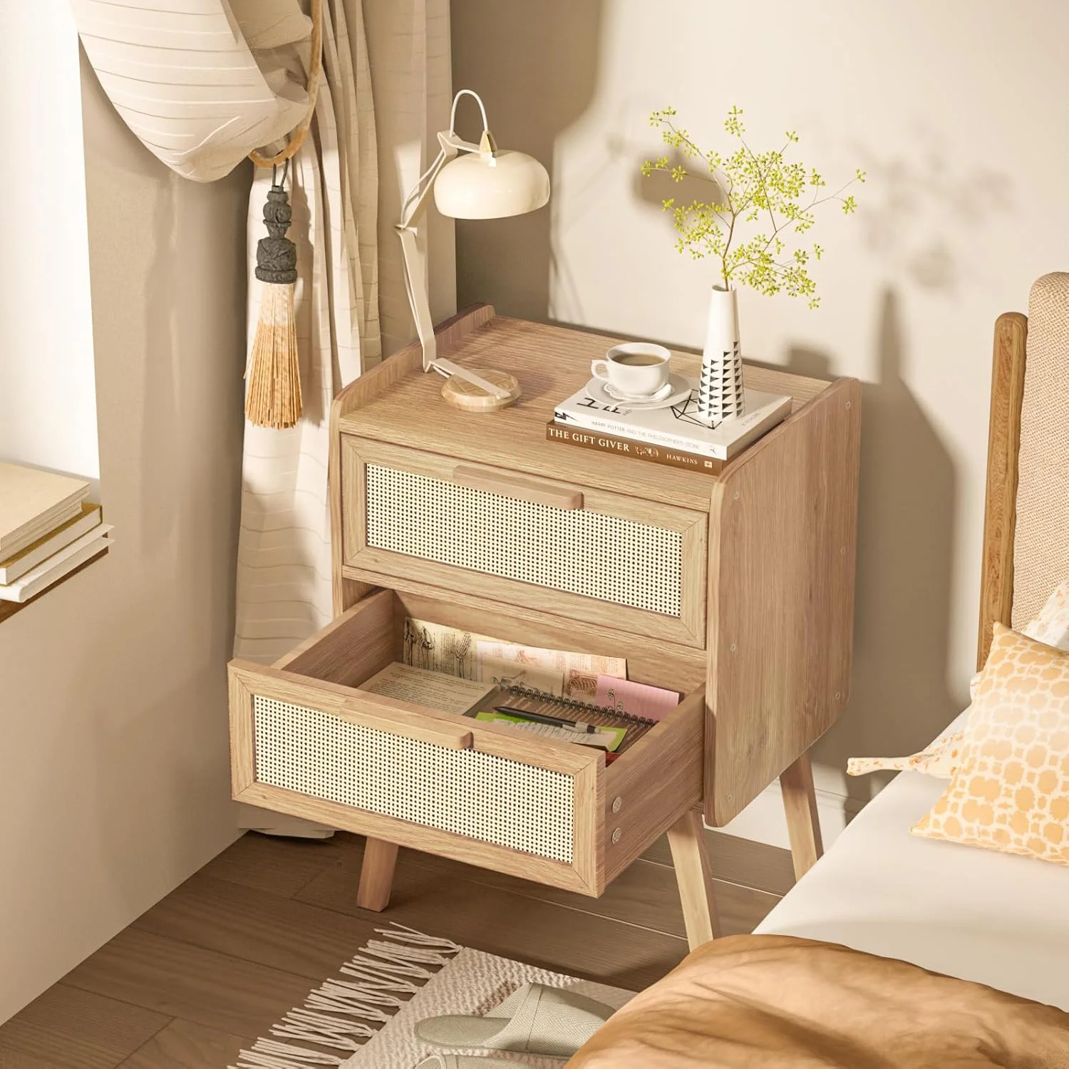 میز پاتختی حصیری Lerliuo، میز کنار تختی بوهو با 2 کشو، میز عسلی با لهجه نی، میز کنار تخت با پایه های چوبی جامد برای اتاق خواب، خوابگاه و فضاهای کوچک (طبیعی) میز پاتختی حصیری Lerliuo، میز کنار تختی بوهو با 2 کشو، میز عسلی با لهجه نی، میز کنار تخت با پایه های چوبی جامد برای اتاق خواب، خوابگاه و فضاهای کوچک (طبیعی)