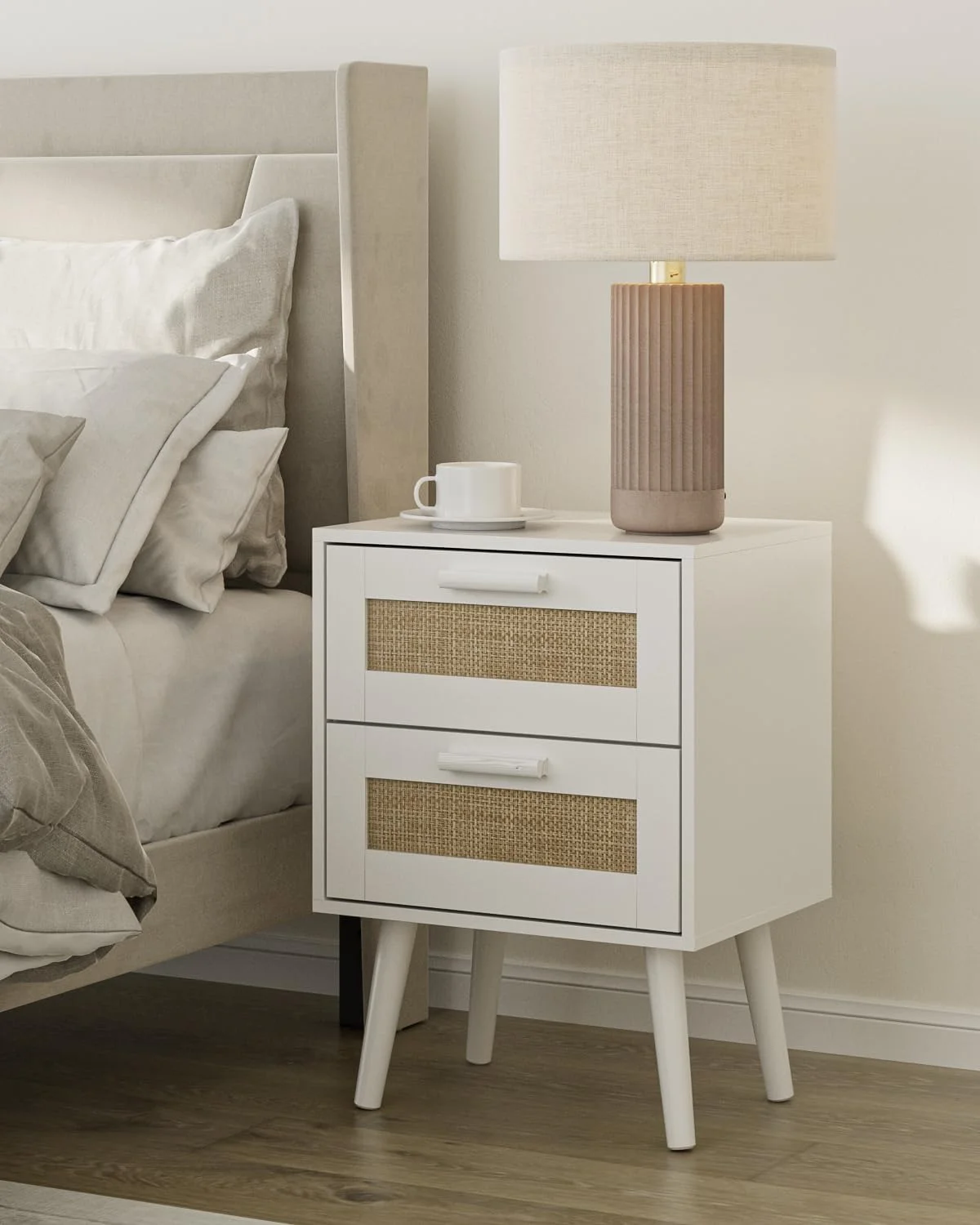 میز پاتختی حصیری HEYZOEY با کشو، میز کنار تختی با پایه های چوبی برای اتاق خواب، اتاق نشیمن (سفید - 2 کشو) میز پاتختی حصیری HEYZOEY با کشو، میز کنار تختی با پایه های چوبی برای اتاق خواب، اتاق نشیمن (سفید - 2 کشو)