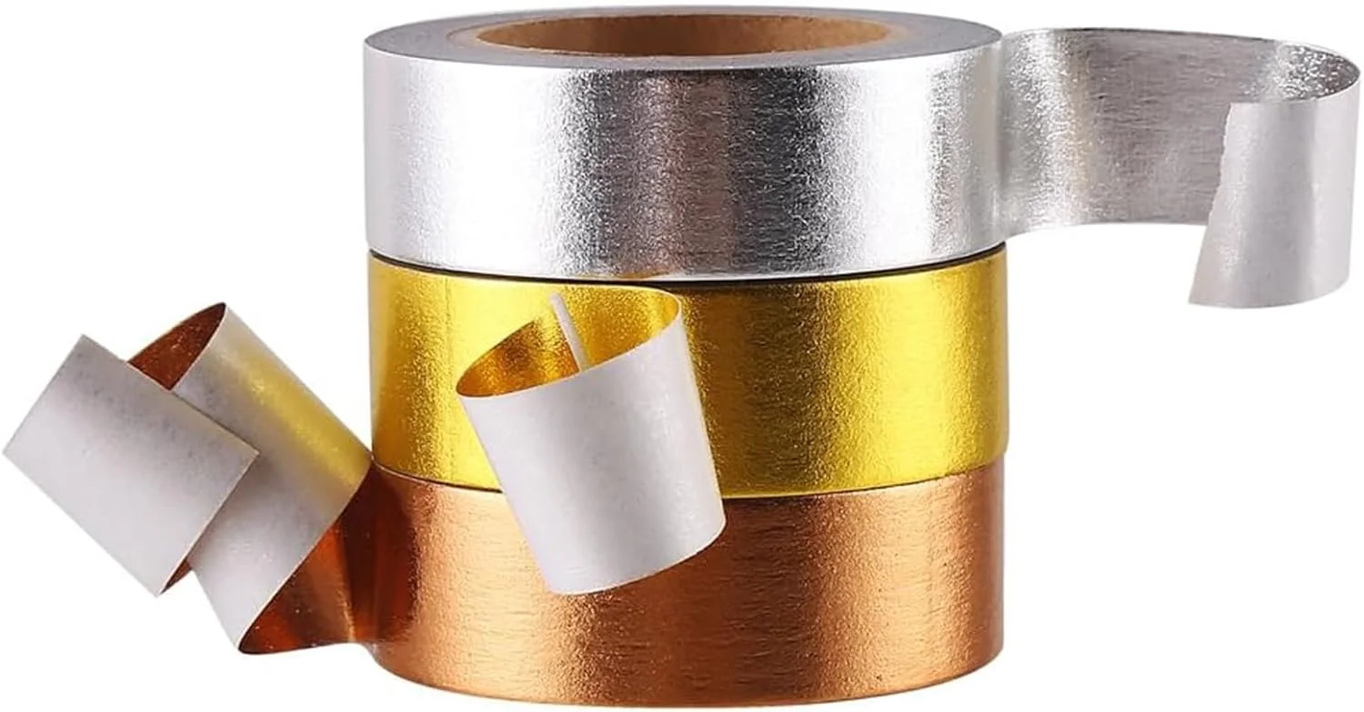 3 رول نوار طلایی متالیک - فیلم پلی استر فویل نازک عرض 15 میلی متر طول 5 متر - چسب خود چسب آینه ای گرافیکی DIY برای صنایع دستی، بسته بندی هدیه، کارت سازی - 3 رنگ