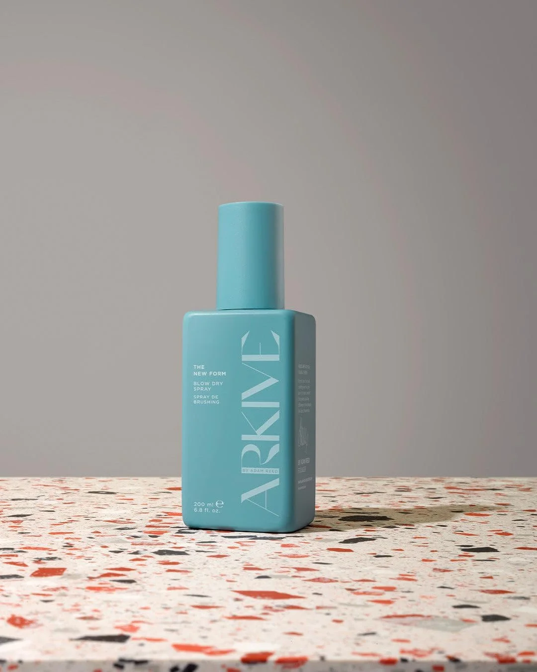 اسپری حالت دهنده مو آرکایو مدل The New Form حجم 200 میلی لیتر - اسپری مو زنانه، اسپری حالت دهنده مو - اسپری براق کننده مو خشک و وگان مناسب انواع مو - اسپری مو با قدرت نگهدارندگی قوی برای زنان - اسپری ضخیم کننده مو
