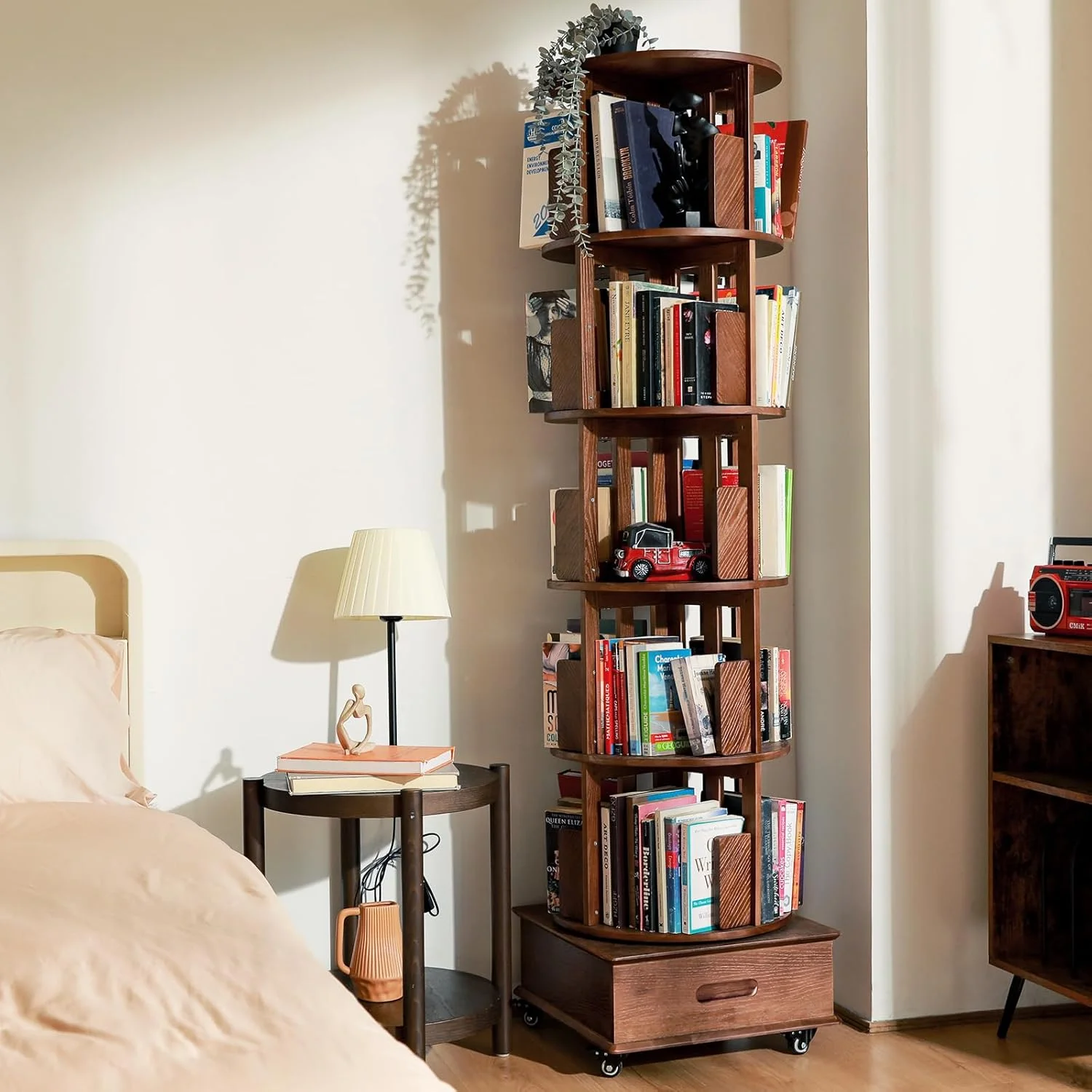 قفسه کتاب چوبی گردان ZZV، قفسه کتاب 360 درجه با 1 کشو، برج قفسه کتاب چرخشی با چرخ، قفسه کتاب 79 اینچی بلند برای فضای کوچک، قفسه کتاب گردان برای دفتر کار خانگی، روکش گردویی قفسه کتاب چوبی گردان ZZV، قفسه کتاب 360 درجه با 1 کشو، برج قفسه کتاب چرخشی با چرخ، قفسه کتاب 79 اینچی بلند برای فضای کوچک، قفسه کتاب گردان برای دفتر کار خانگی، روکش گردویی