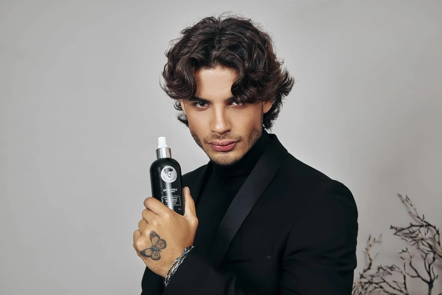 اسپری مو مردانه آونیو من - اسپری موی ممتاز مردانه با قدرت نگهداری فوق العاده - کنترل وز، مقاوم در برابر رطوبت و بدون پارابن - فرمول غیر آئروسل - مناسب برای انواع مو (250 میلی لیتر)