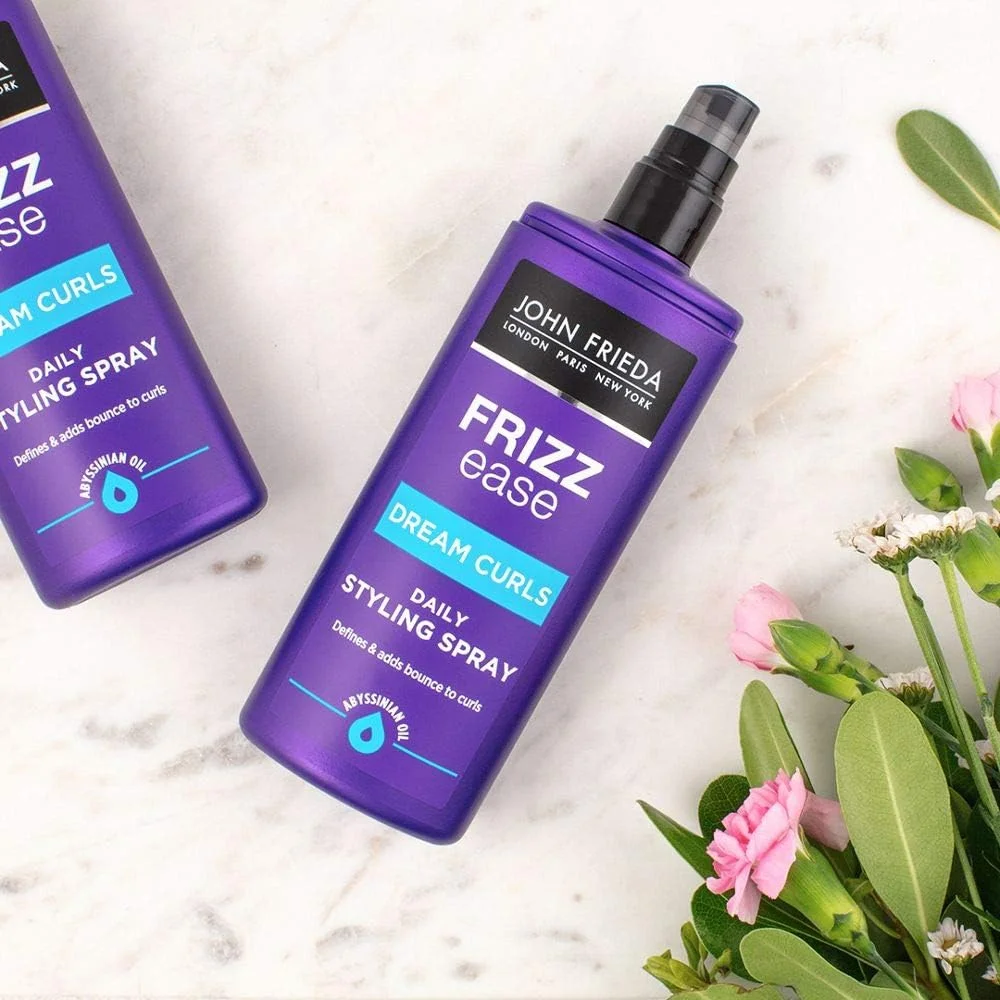 اسپری حالت دهنده روزانه موهای فر جان فریدا Frizz Ease Dream Curls، اسپری احیا کننده فر برای موهای مجعد و موج دار، 200 میلی لیتر