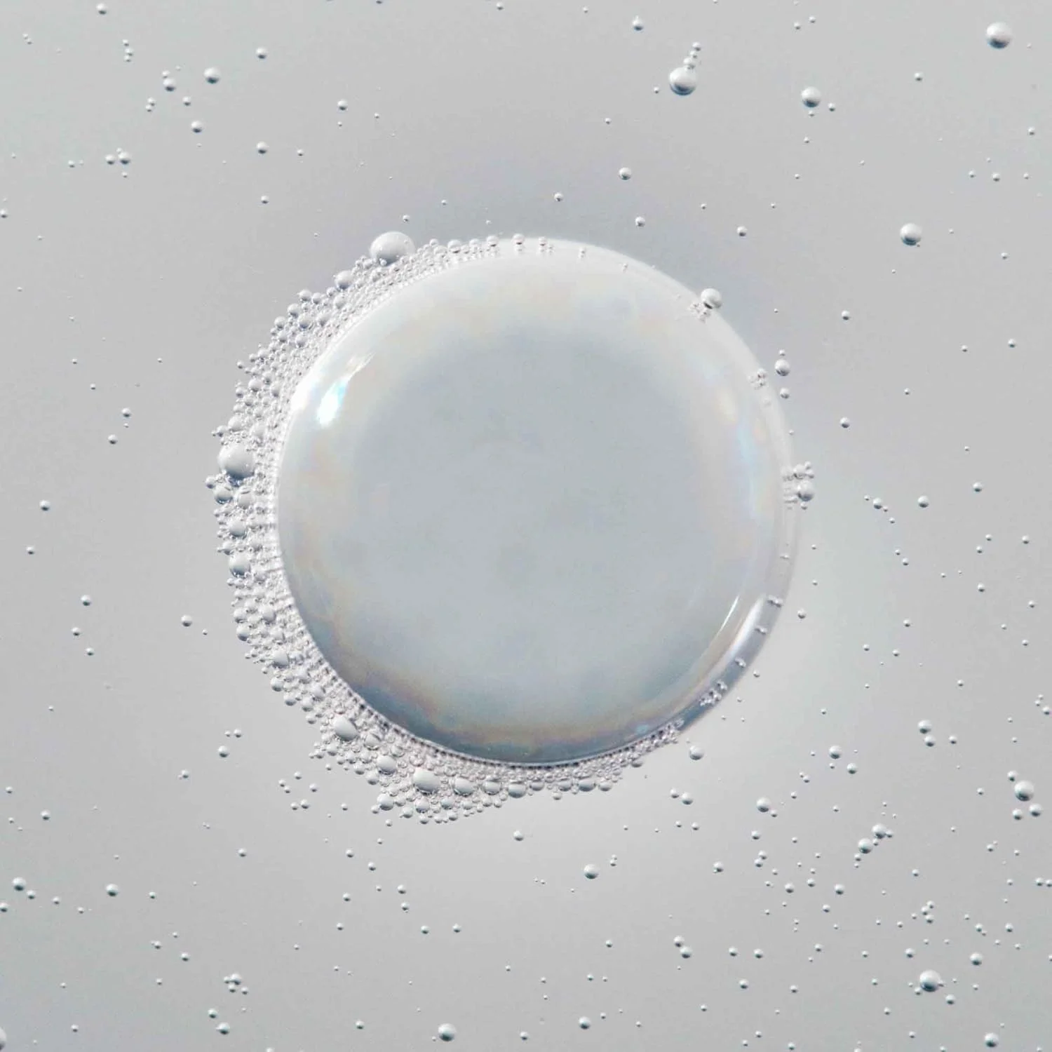 اسپری حجم دهنده و تقویت کننده ریشه مو Living proof Full Volume