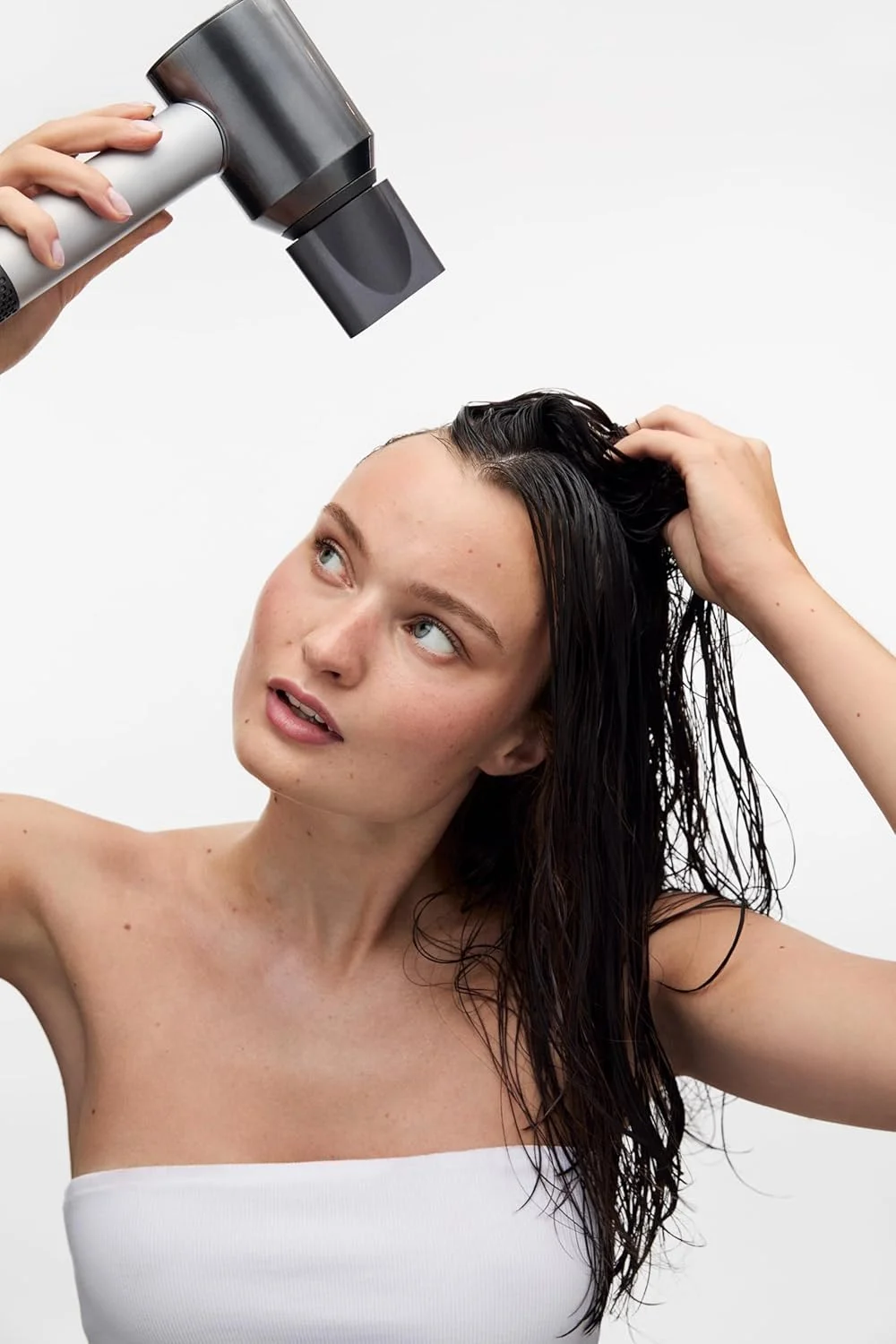 اسپری حجم دهنده مو ماریا نیلا