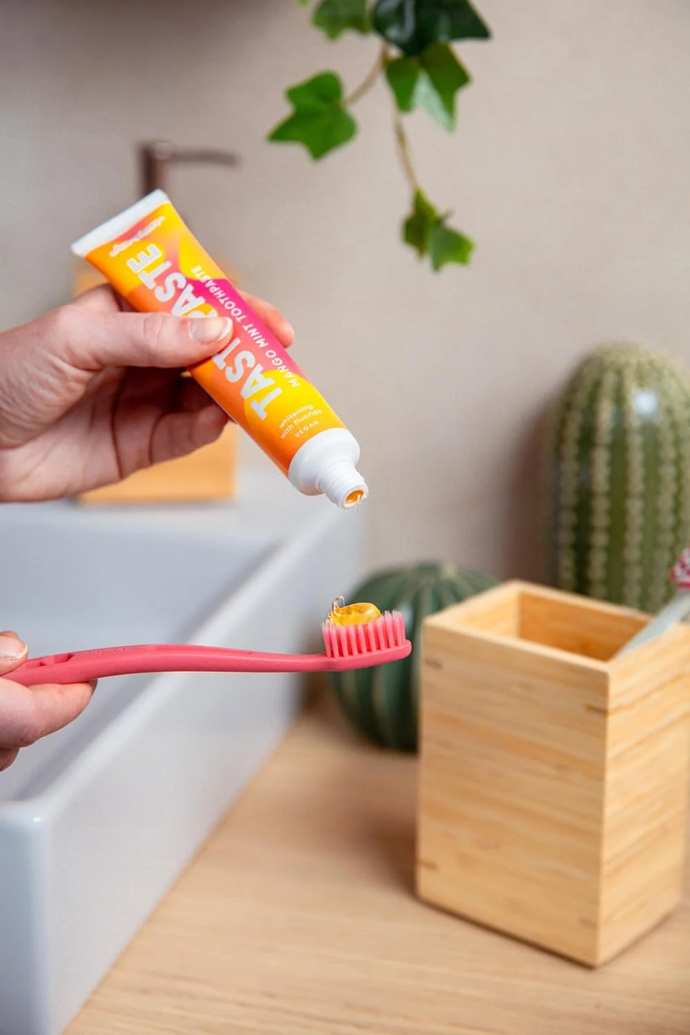 خمیر دندان جردن با طعم انبه و نعناع 50 میلی لیتر