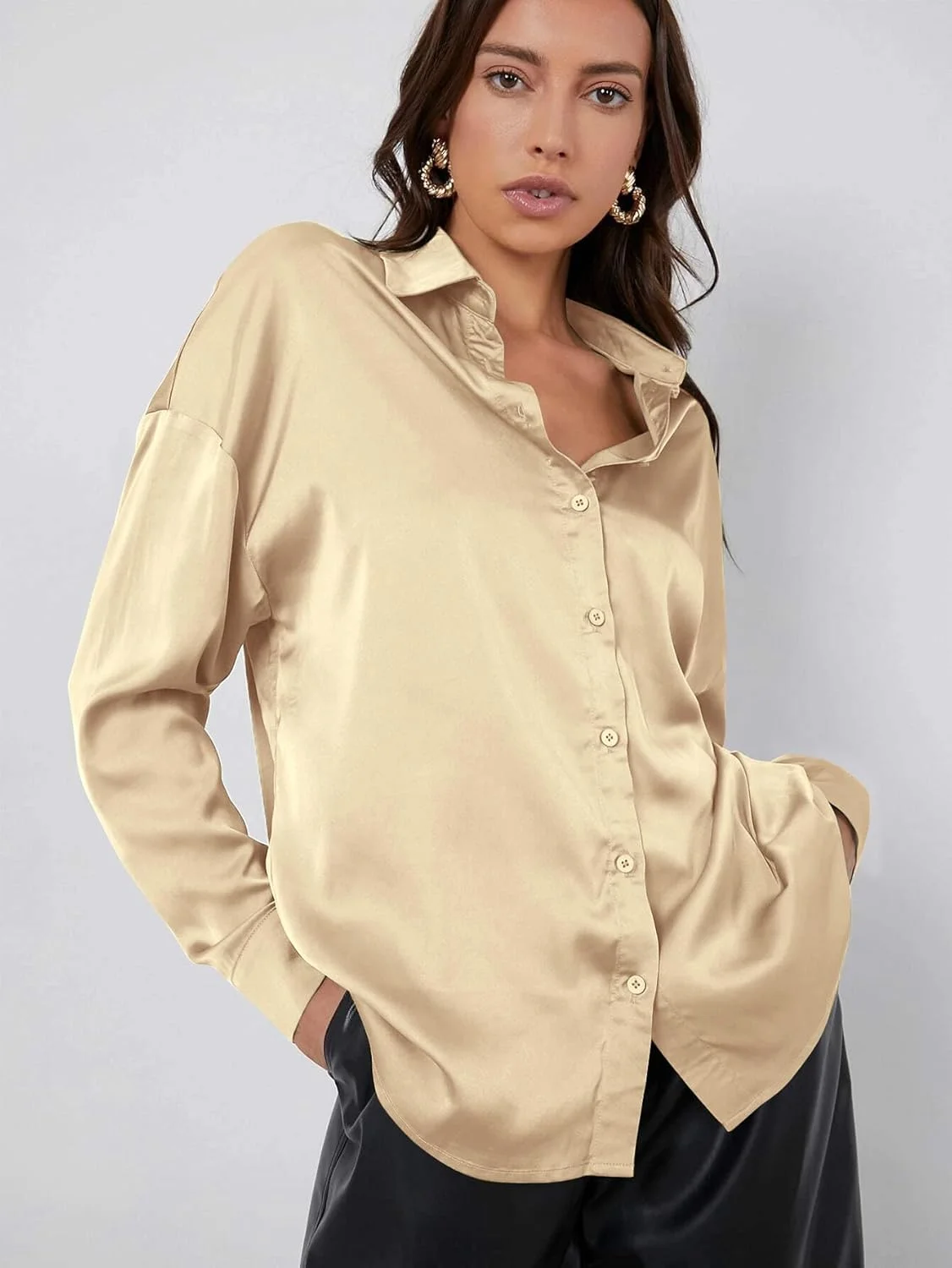 بلوز ابریشمی دکمه دار زنانه Aoulaydo، آستین بلند گشاد، بلوز ساتن، مناسب استفاده روزمره، کار و محیط اداری بلوز ابریشمی دکمه دار زنانه Aoulaydo، آستین بلند گشاد، بلوز ساتن، مناسب استفاده روزمره، کار و محیط اداری