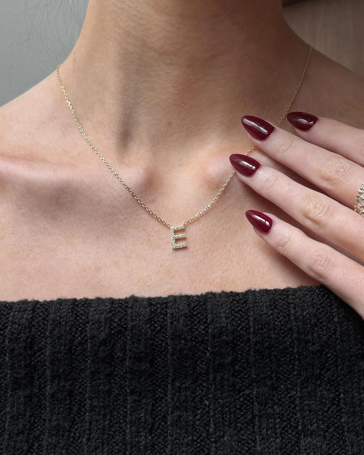 گردنبند حرف اول اسم با روکش طلای سفید 14 عیار و نگین زیرکونیا | گردنبند ظریف حروف الفبا برای زنان گردنبند حرف اول اسم با روکش طلای سفید 14 عیار و نگین زیرکونیا | گردنبند ظریف حروف الفبا برای زنان