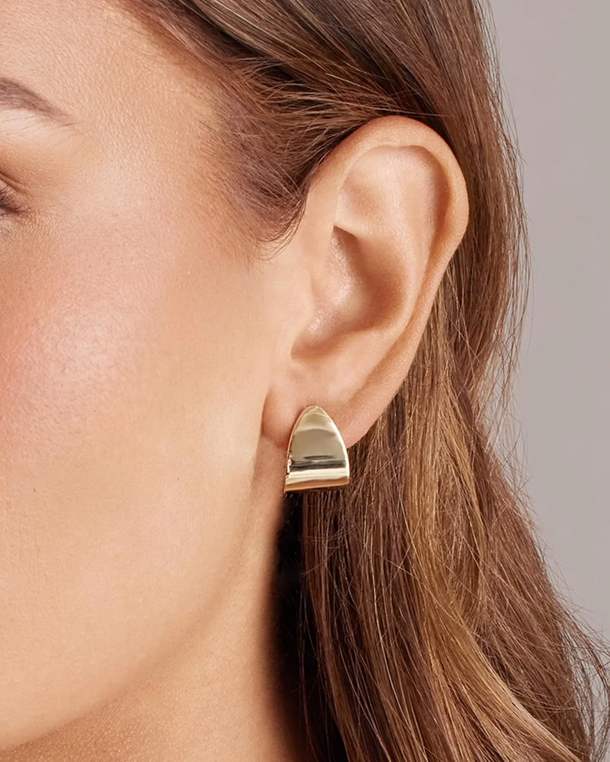 گوشواره های حلقه ای ضخیم با روکش طلای 14 عیار و پایه نقره استرلینگ 925 پاوی | گوشواره های حلقه ای آغوشی زنانه | گوشواره های گنبدی طلایی سبک گوشواره های حلقه ای ضخیم با روکش طلای 14 عیار و پایه نقره استرلینگ 925 پاوی | گوشواره های حلقه ای آغوشی زنانه | گوشواره های گنبدی طلایی سبک