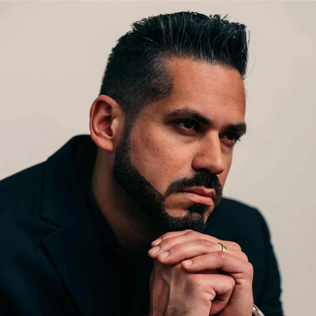 پماد موی مشکی رولدا - حالت دهی و درخشش متوسط - فرمول درخشان مشکی به طور موقت موهای خاکستری را می پوشاند - فرمول بر پایه آب، حالت دهی تمام روز، بدون پوسته، بدون الکل