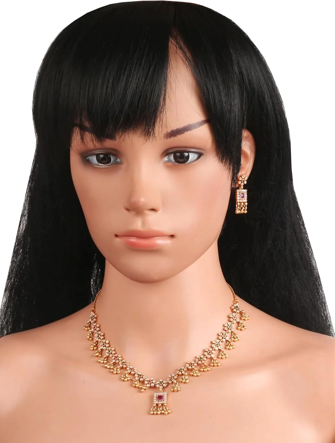 تاچ استون، گردنبند و گوشواره های طرح طلا عتیقه با نگین های اتمی گرد، زمرد مصنوعی سبز، یاقوت مصنوعی قرمز گرد و مربعی، زنجیر ضخیم، جواهرات زنانه طراح. تاچ استون، گردنبند و گوشواره های طرح طلا عتیقه با نگین های اتمی گرد، زمرد مصنوعی سبز، یاقوت مصنوعی قرمز گرد و مربعی، زنجیر ضخیم، جواهرات زنانه طراح.