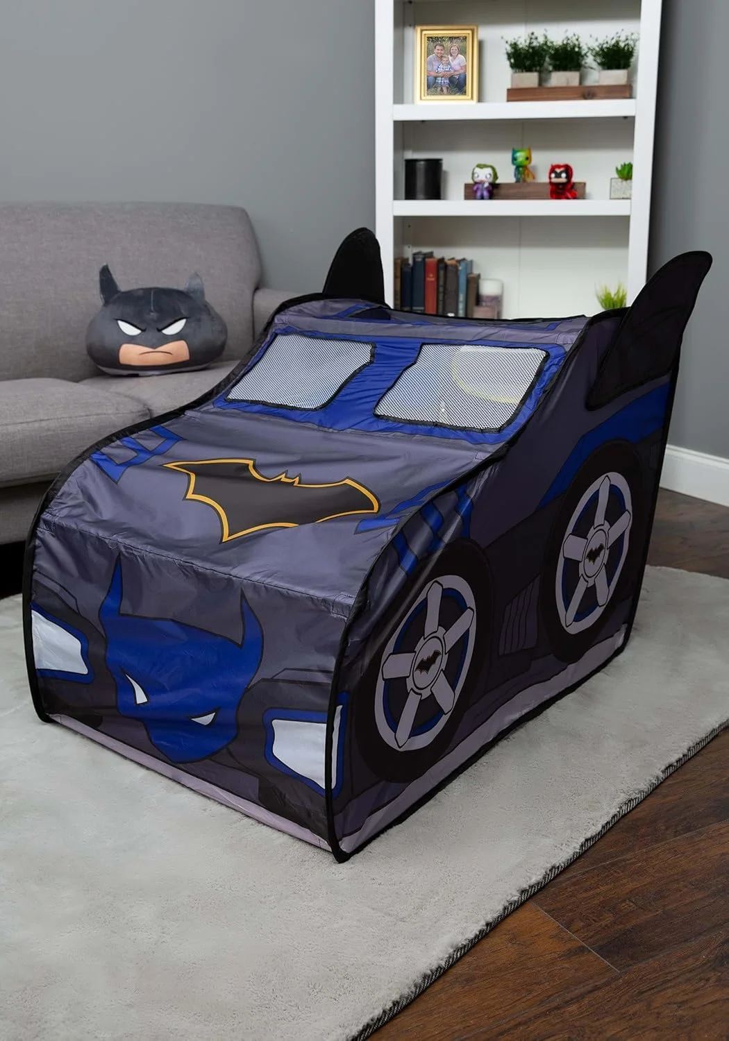 چادر بازی بتمن مدل Batmobile Pop Up - خانه بازی سرپوشیده برای کودکان | اسباب بازی هدیه برای پسران و دختران | انحصاری آمازون چادر بازی بتمن مدل Batmobile Pop Up - خانه بازی سرپوشیده برای کودکان | اسباب بازی هدیه برای پسران و دختران | انحصاری آمازون