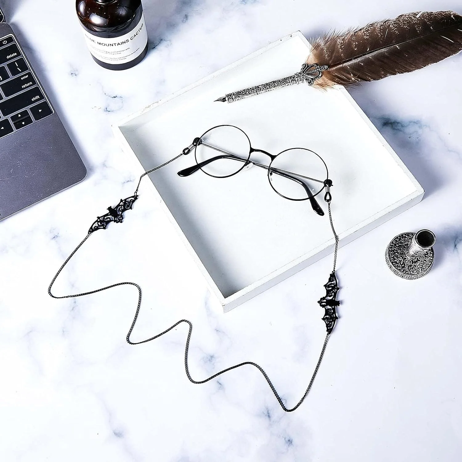 بند عینک خفاشی SYOSI، 2 عدد گردنبند عینک آفتابی و عینک طبی، نگهدارنده بند خفاشی مشکی برای عینک، ایده آل برای لوازم جانبی مهمانی، مناسب برای خانم ها و آقایان بند عینک خفاشی SYOSI، 2 عدد گردنبند عینک آفتابی و عینک طبی، نگهدارنده بند خفاشی مشکی برای عینک، ایده آل برای لوازم جانبی مهمانی، مناسب برای خانم ها و آقایان