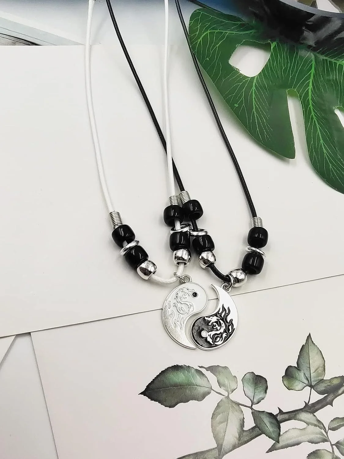 ست گردنبند و دستبند یین یانگ استیل ضد زنگ، 2 عدد دستبند طنابی قابل تنظیم اژدها یین یانگ، 2 عدد زنجیر گردنبند آویز اژدها یین یانگ برای دوستی پسر/دختر ست گردنبند و دستبند یین یانگ استیل ضد زنگ، 2 عدد دستبند طنابی قابل تنظیم اژدها یین یانگ، 2 عدد زنجیر گردنبند آویز اژدها یین یانگ برای دوستی پسر/دختر