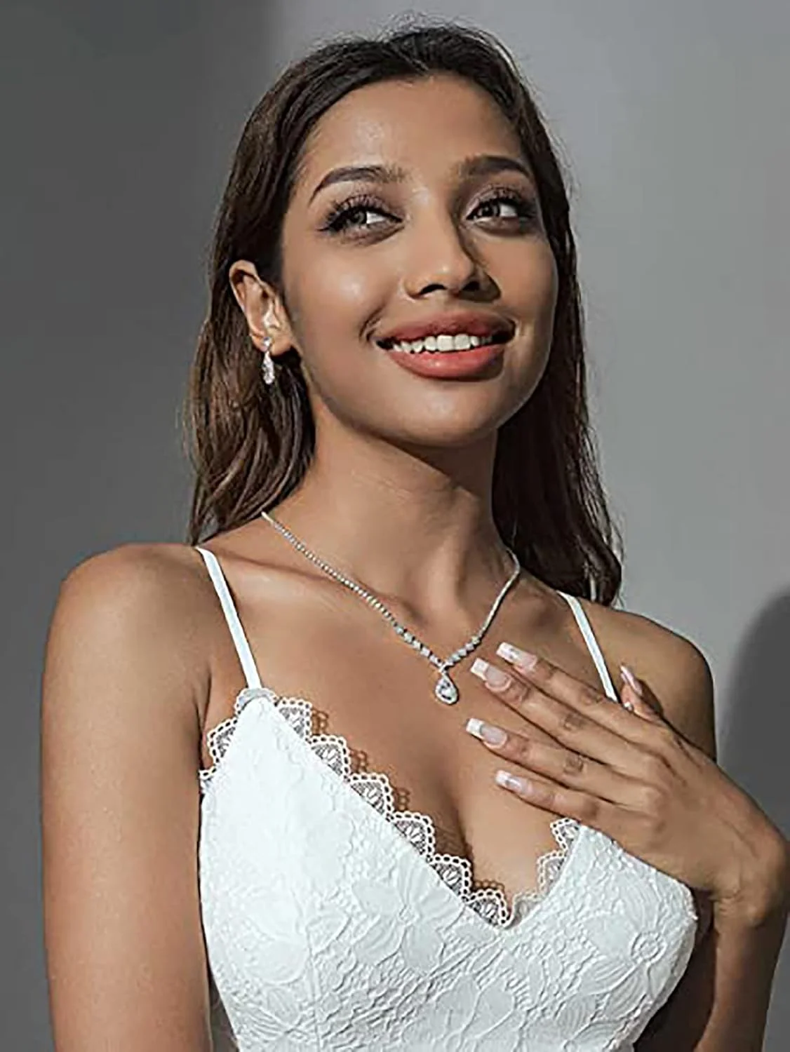 ست گردنبند و گوشواره کریستالی عروس SYOSI، ست جواهرات عروسی، گردنبند چوکر نگین دار، ست جواهرات لباس مجلسی برای زنان و دختران (ست 3 تکه - 2 گوشواره و 1 گردنبند) ست گردنبند و گوشواره کریستالی عروس SYOSI، ست جواهرات عروسی، گردنبند چوکر نگین دار، ست جواهرات لباس مجلسی برای زنان و دختران (ست 3 تکه - 2 گوشواره و 1 گردنبند)