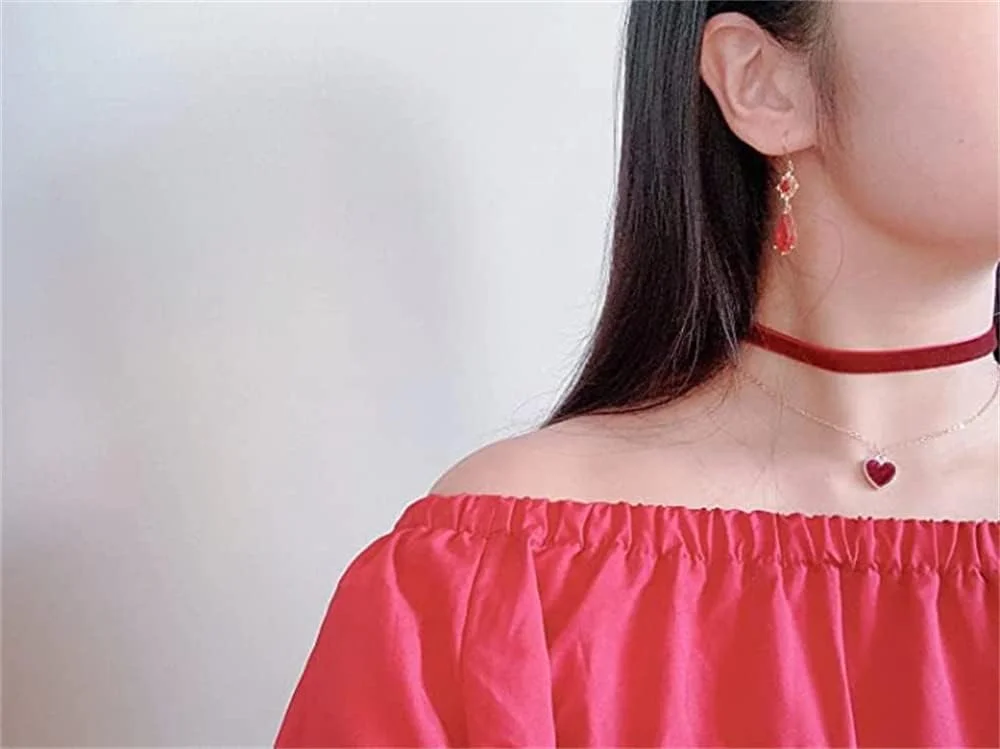 گردنبند قلبی SYOSI، چوکر مخمل قرمز، گردنبند یقه ای کلاسیک قرمز قابل تنظیم، برای زنان و دختران گردنبند قلبی SYOSI، چوکر مخمل قرمز، گردنبند یقه ای کلاسیک قرمز قابل تنظیم، برای زنان و دختران