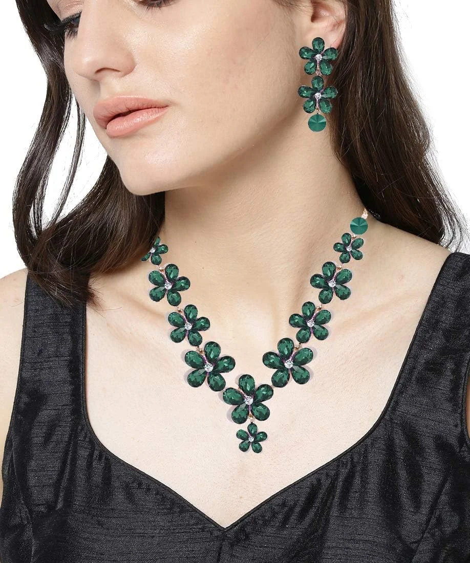 YouBella Jewellery ست گردنبند کریستالی روکش طلایی زنانه YouBella Jewellery ست گردنبند کریستالی روکش طلایی زنانه