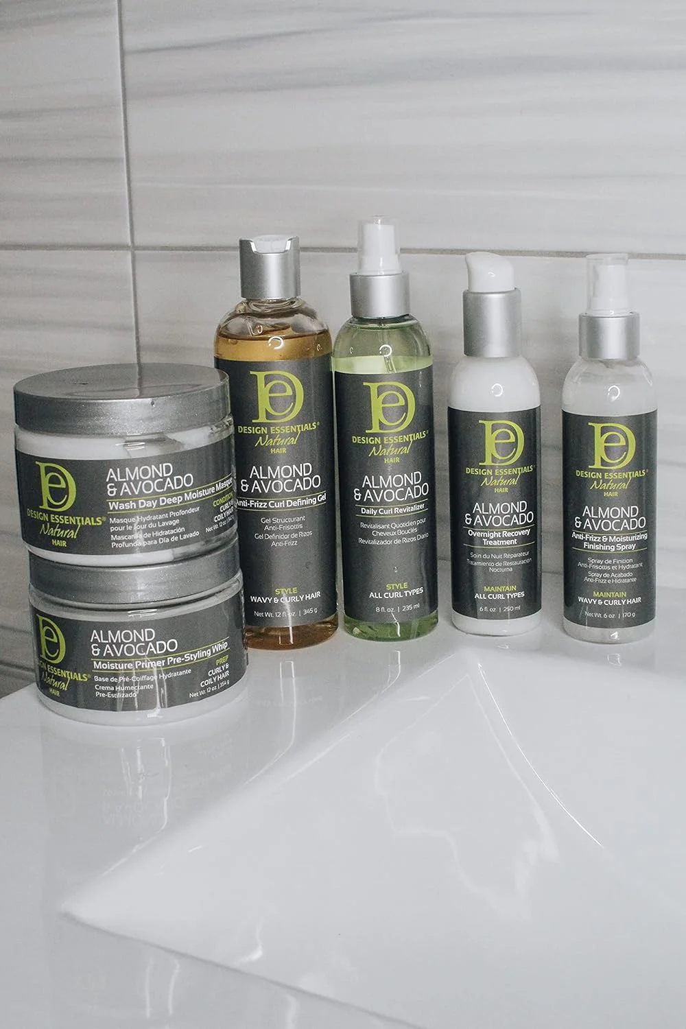 ماسک مرطوب کننده عمیق موهای طبیعی بادام و آووکادو دیزاین اسنشیالز، سفید، 340 گرم