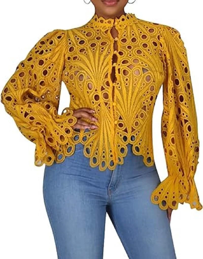 تاپ توری زنانه یقه هفت باز آستین ناقوسی دکمه دار تاپ توری زنانه یقه هفت باز آستین ناقوسی دکمه دار