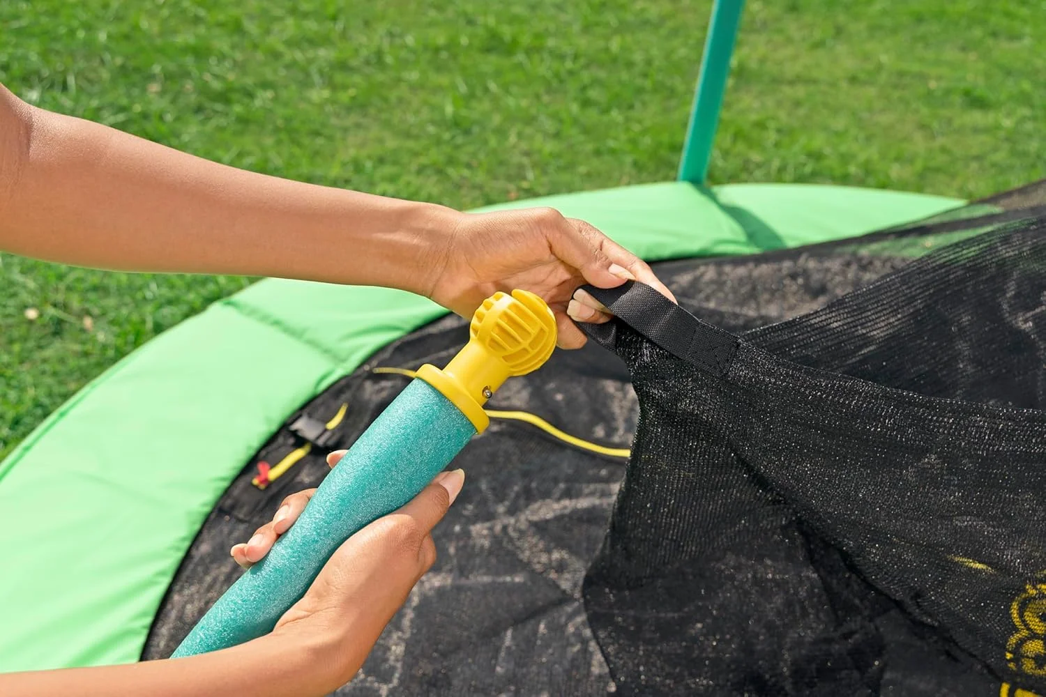 ترامپولین بست وی Xtreme Air به ابعاد 2.44 متر در 2.50 متر، دارای محفظه توری ایمنی، ترامپولین های تفریحی سرپوشیده و فضای باز، فعالیت برای کودکان، هدیه، اسباب بازی حیاط خلوت، نصب آسان، مقاوم در برابر آب و هوا ترامپولین بست وی Xtreme Air به ابعاد 2.44 متر در 2.50 متر، دارای محفظه توری ایمنی، ترامپولین های تفریحی سرپوشیده و فضای باز، فعالیت برای کودکان، هدیه، اسباب بازی حیاط خلوت، نصب آسان، مقاوم در برابر آب و هوا