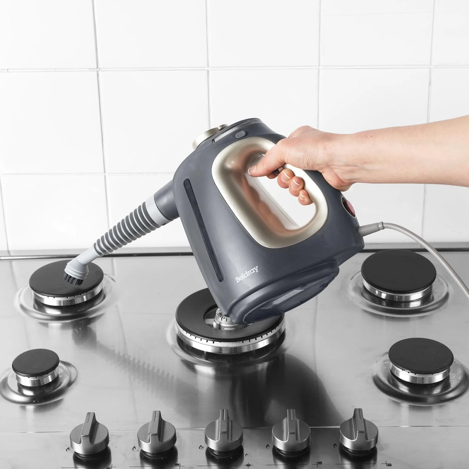 بخارشوی 15 در 1 بلدرای - بخارشوی چند منظوره دستی، تمیز کردن بدون مواد شیمیایی، آماده استفاده در 20 ثانیه. دارای برس های تمیز کننده، پدهای تی زمین و نازل ها، مخزن آب 550 میلی لیتری، 1350 وات بخارشوی 15 در 1 بلدرای - بخارشوی چند منظوره دستی، تمیز کردن بدون مواد شیمیایی، آماده استفاده در 20 ثانیه. دارای برس های تمیز کننده، پدهای تی زمین و نازل ها، مخزن آب 550 میلی لیتری، 1350 وات