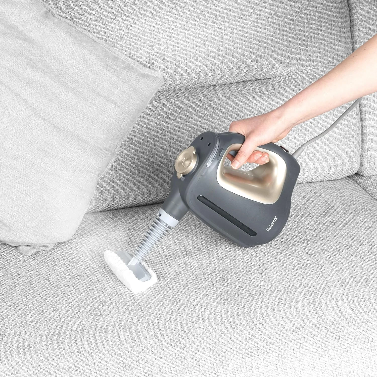 بخارشوی 15 در 1 بلدرای - بخارشوی چند منظوره دستی، تمیز کردن بدون مواد شیمیایی، آماده استفاده در 20 ثانیه. دارای برس های تمیز کننده، پدهای تی زمین و نازل ها، مخزن آب 550 میلی لیتری، 1350 وات بخارشوی 15 در 1 بلدرای - بخارشوی چند منظوره دستی، تمیز کردن بدون مواد شیمیایی، آماده استفاده در 20 ثانیه. دارای برس های تمیز کننده، پدهای تی زمین و نازل ها، مخزن آب 550 میلی لیتری، 1350 وات