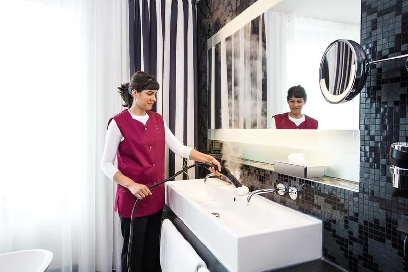 بخارشوی حرفه ای کارچر مدل SG 4/4، 240 ولت، 2300 وات بخارشوی حرفه ای کارچر مدل SG 4/4، 240 ولت، 2300 وات