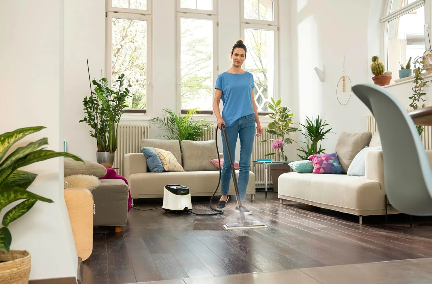 بخارشوی کارچر SC 3 Deluxe EasyFix - زمان گرم شدن 30 ثانیه، با حلقه نور LED و محل نگهداری لوازم جانبی، توان پوشش سطحی تقریباً 75 متر مربع در هر بار پر کردن مخزن، سبک و جمع و جور، حلقه LED، انعطاف پذیر