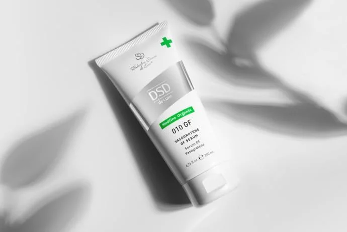 سرم محرک رشد مو DSD de luxe Deluxe 010GF Medline Organic 010 غنی شده با کراتین، 200 میلی لیتر سرم محرک رشد مو DSD de luxe Deluxe 010GF Medline Organic 010 غنی شده با کراتین، 200 میلی لیتر