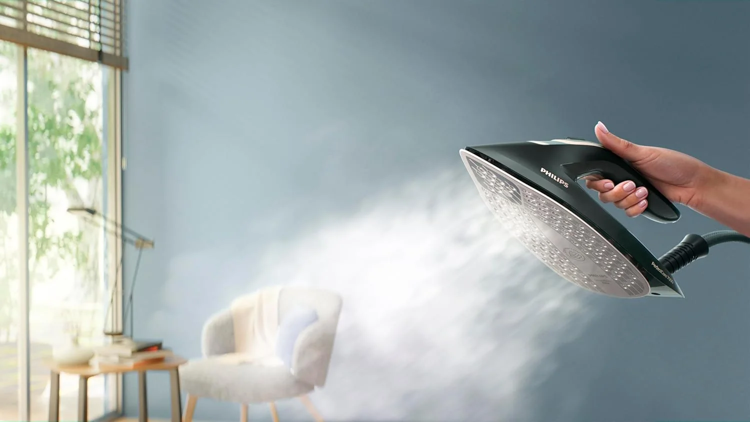 اتو بخار مخزن دار فیلیپس سری PerfectCare 7000 - 2850 وات، 170 گرم در دقیقه بخار مداوم، 650 گرم بخار مضاعف، 1.5 لیتر، فناوری OptimalTEMP، آبی لوروس - PSG7300/26 اتو بخار مخزن دار فیلیپس سری PerfectCare 7000 - 2850 وات، 170 گرم در دقیقه بخار مداوم، 650 گرم بخار مضاعف، 1.5 لیتر، فناوری OptimalTEMP، آبی لوروس - PSG7300/26