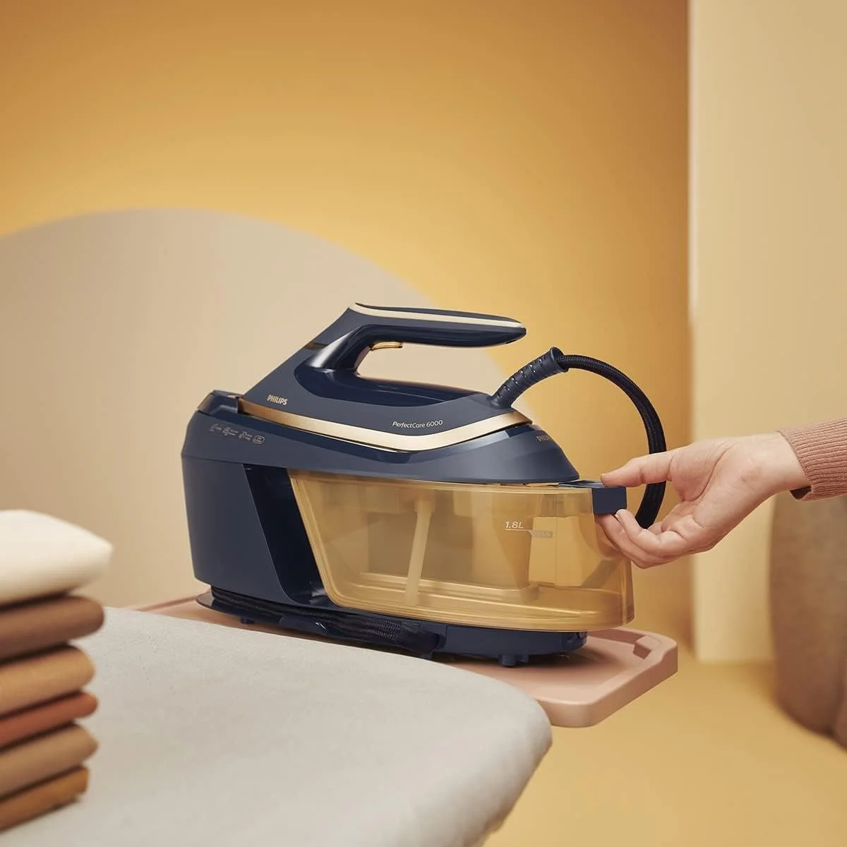اتو بخار مخزن دار فیلیپس PerfectCare سری 6000، 2400 وات، جریان بخار 600 گرم، فشار 8 بار، بدون سوزاندن لباس با فناوری OptimalTEMP، مخزن 1.8 لیتری، مشکی (PSG6066/26) اتو بخار مخزن دار فیلیپس PerfectCare سری 6000، 2400 وات، جریان بخار 600 گرم، فشار 8 بار، بدون سوزاندن لباس با فناوری OptimalTEMP، مخزن 1.8 لیتری، مشکی (PSG6066/26)